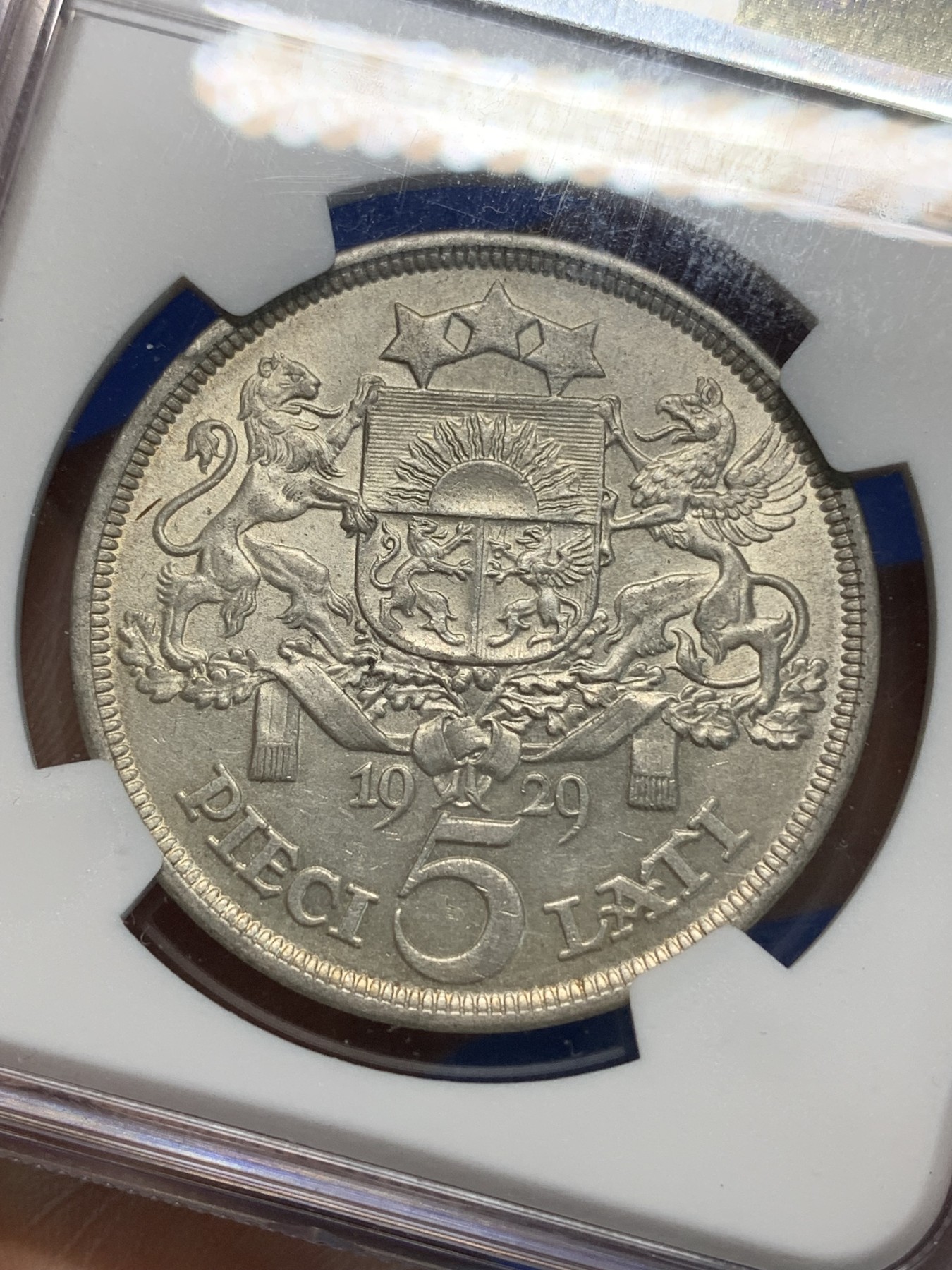 《竞宝斋》第223场-周日，周一 2场 (全场包邮) NGC-MS62 拉脱维亚 1929年首年谷物女神 5拉特大银币 小特年。