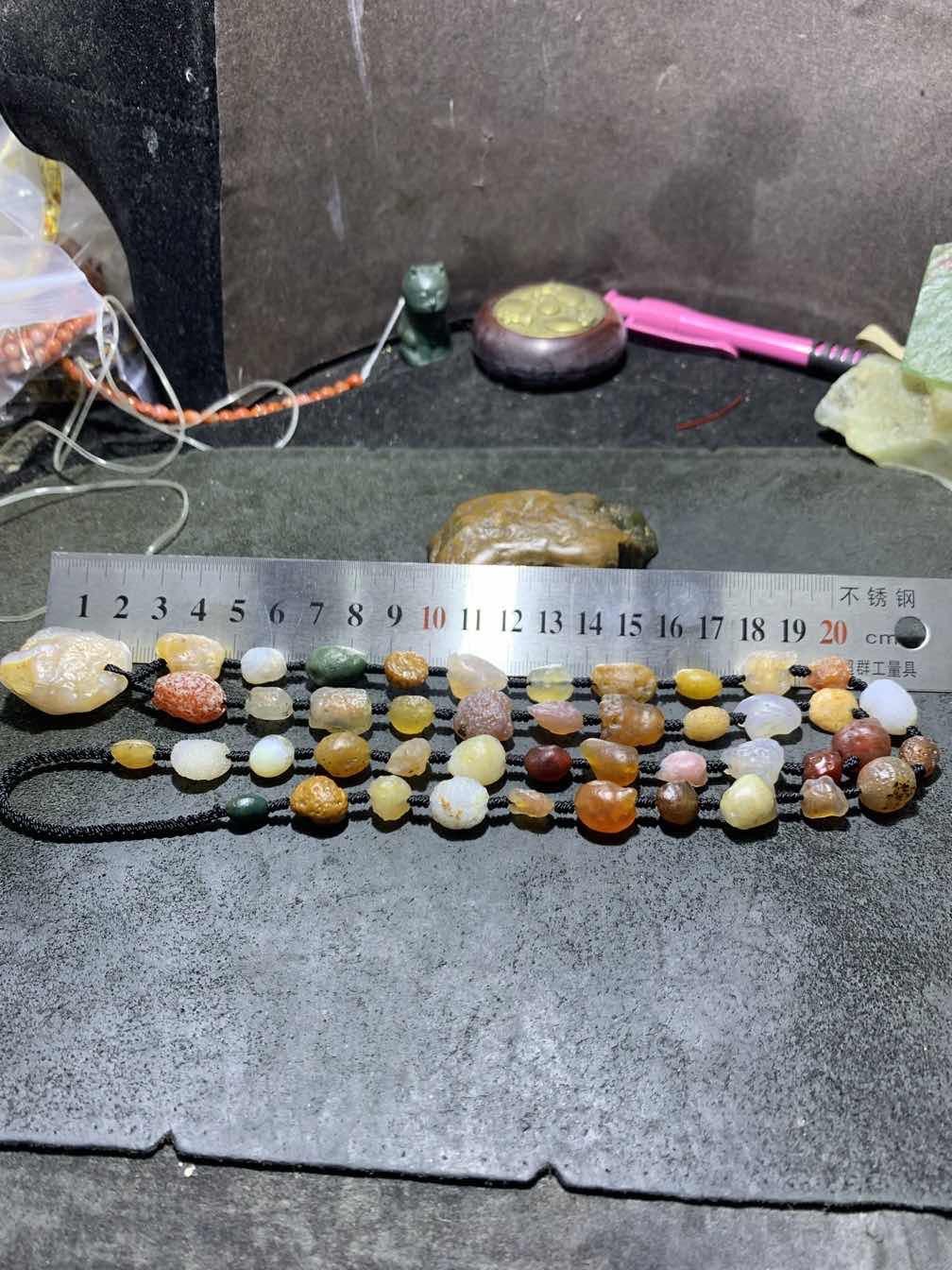 精美天然阿拉善粉彩系彩珠玛瑙项链(手串)一条，