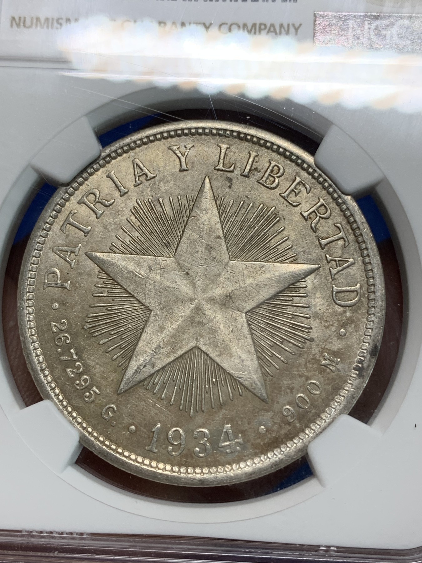 《竞宝斋》第223场-周日，周一 2场 (全场包邮) NGC- UNC古巴 1934年 star type 大五星1比索 银币