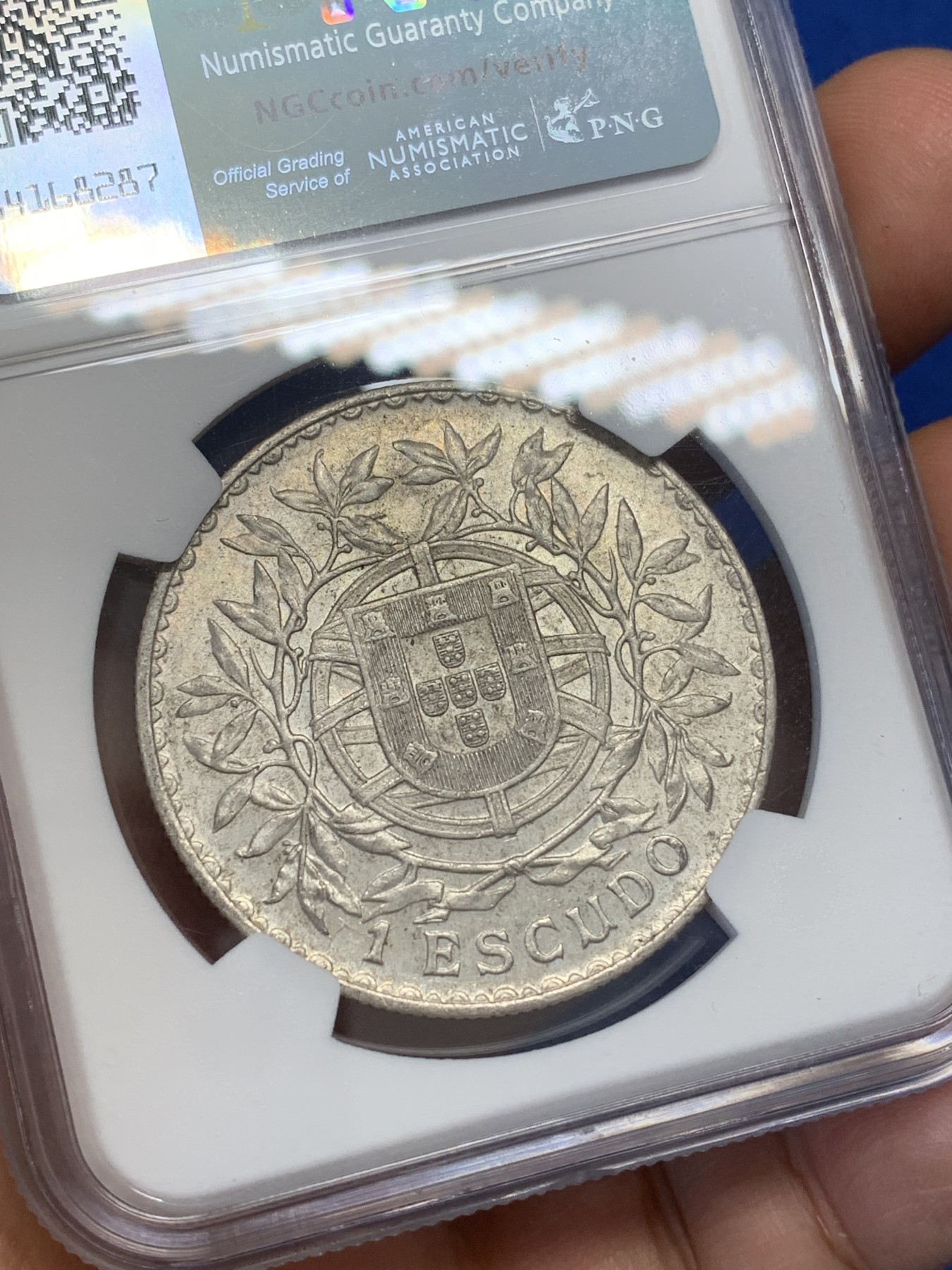 《竞宝斋》第223场-周日，周一 2场 (全场包邮) NGC-MS62 葡萄牙1915年埃斯库多大银币，首年版转光好品，仅两个年份，绝大部分投入流通，62及以上仅为1916年的四分之一不到。