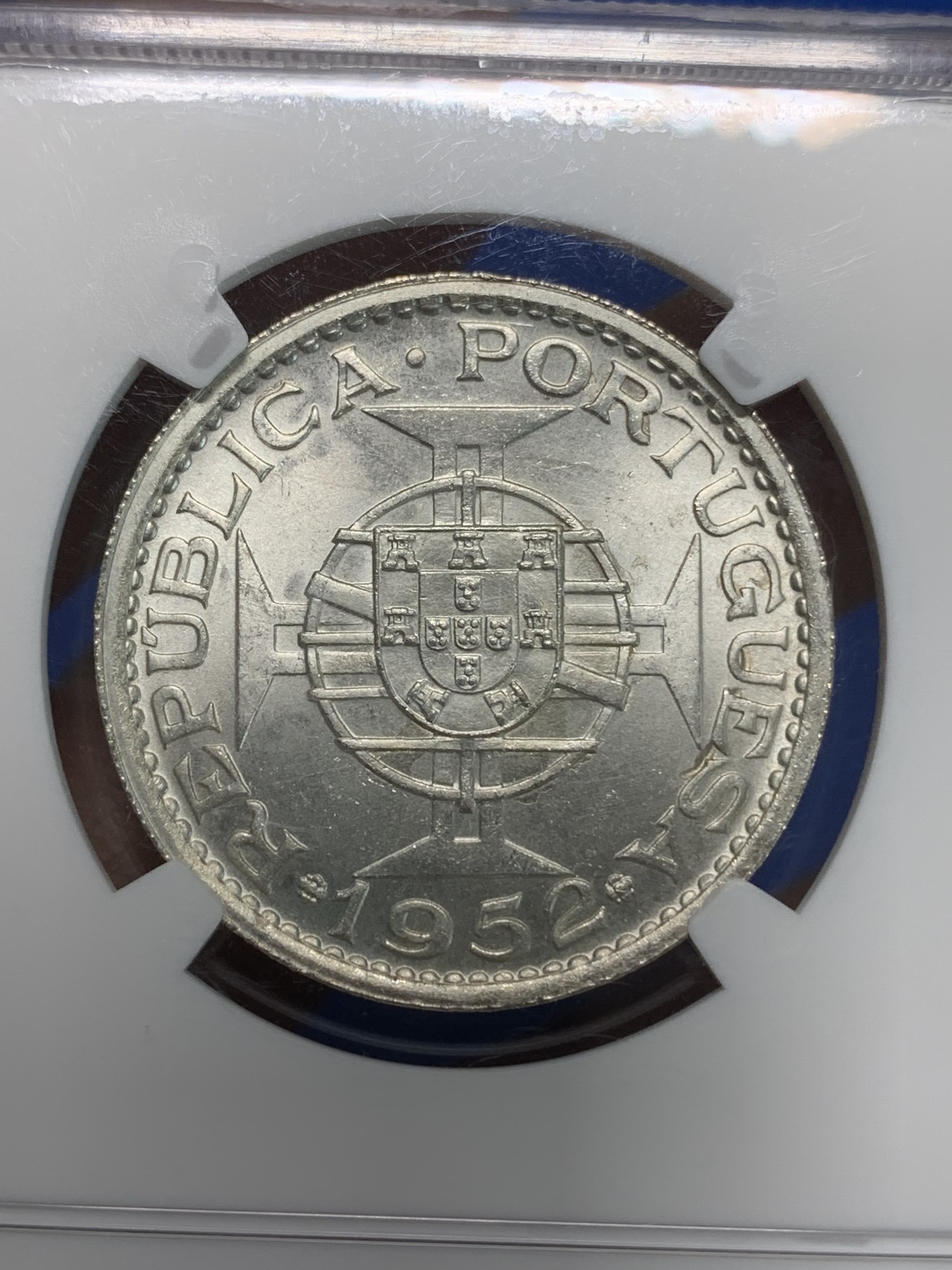《竞宝斋》第223场-周日，周一 2场 (全场包邮) NGC-MS65  澳门 1952年 5元 大银币 顶级无斑底板