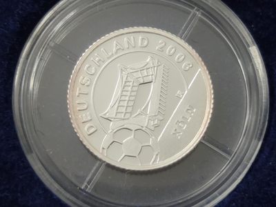 燕姐换藏第70拍 利比里亚2004年德国世界杯球场12枚银币套币