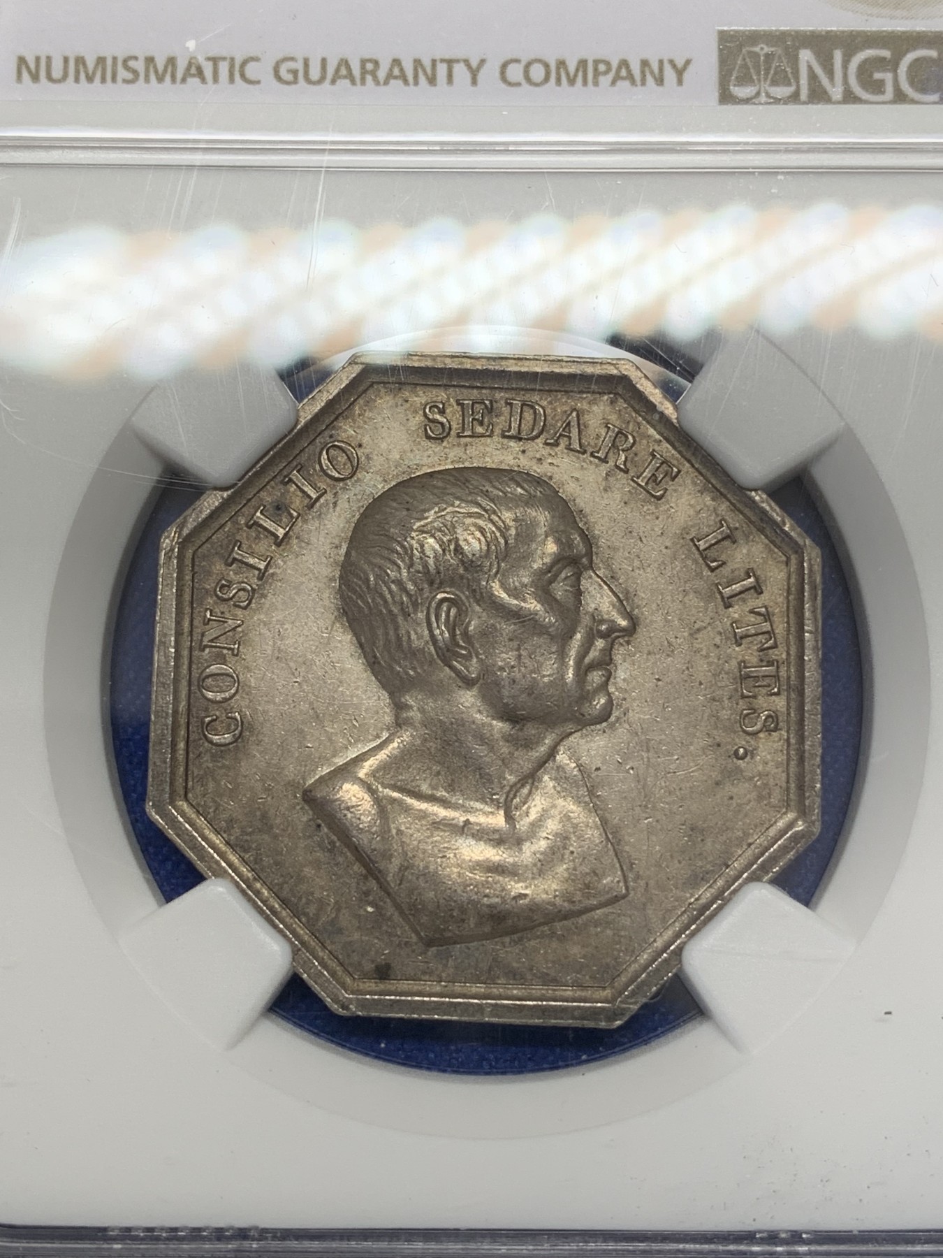 《竞宝斋》第223场-周日，周一 2场 (全场包邮) NGC-MS62 法国1827年 八角 JETON 银质 五彩包浆