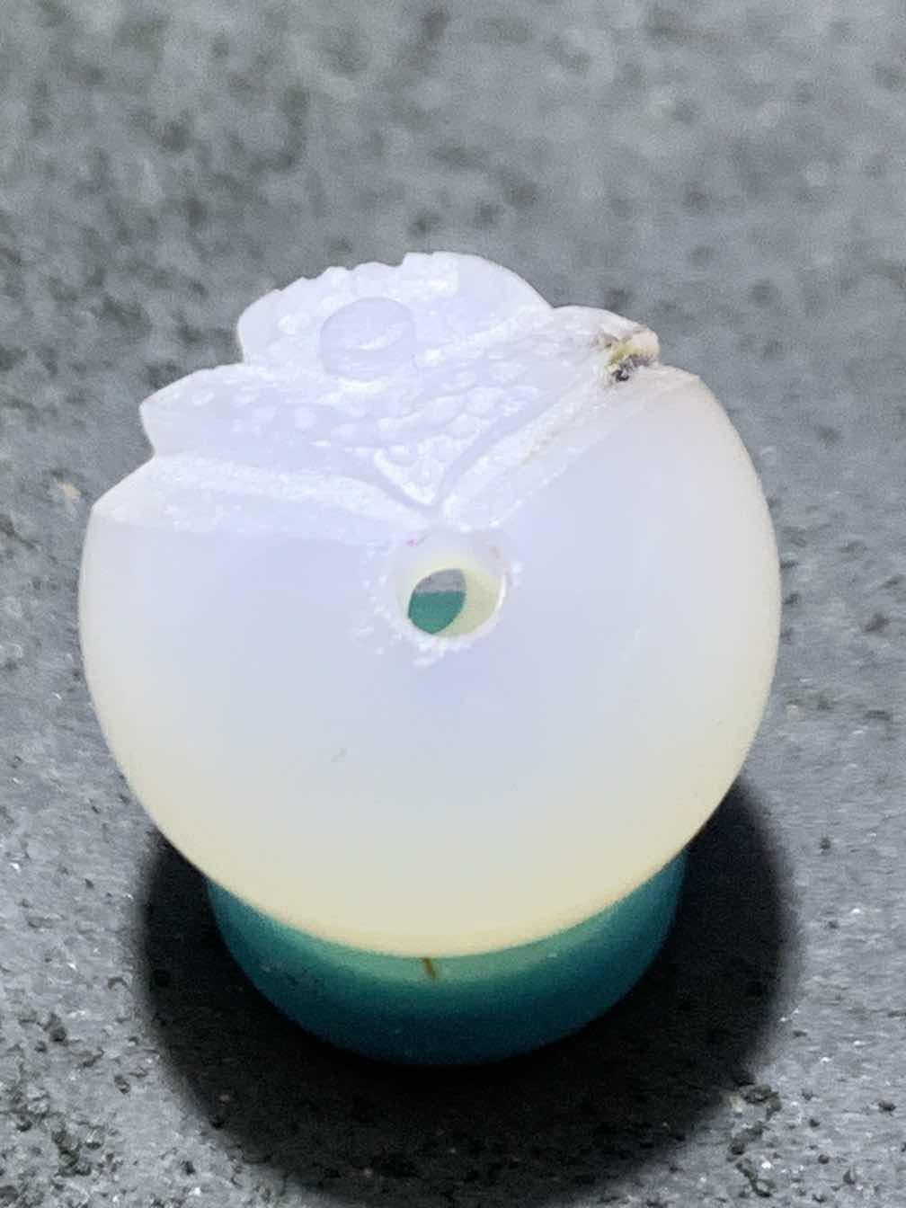 精美高玉化亚光海洋玉髓手工俏色巧雕无相佛珠子一个！