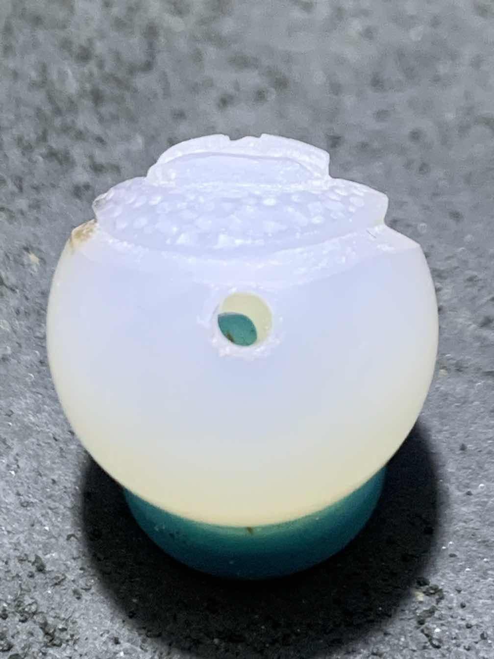 精美高玉化亚光海洋玉髓手工俏色巧雕无相佛珠子一个！