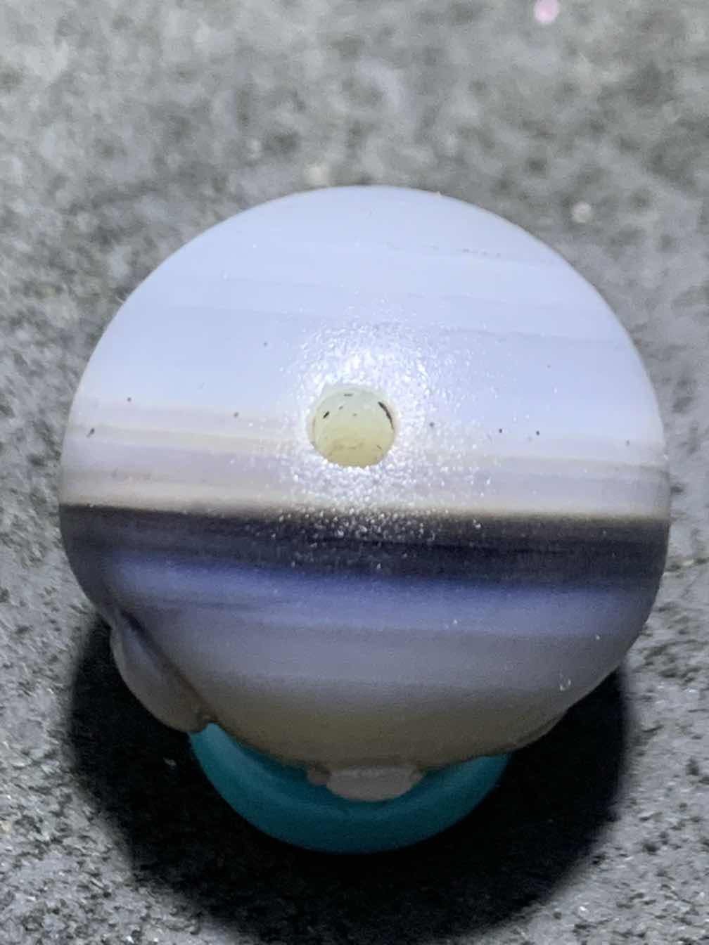 精美高玉化亚光海洋玉髓手工俏色巧雕花开见佛随形圆珠一个！