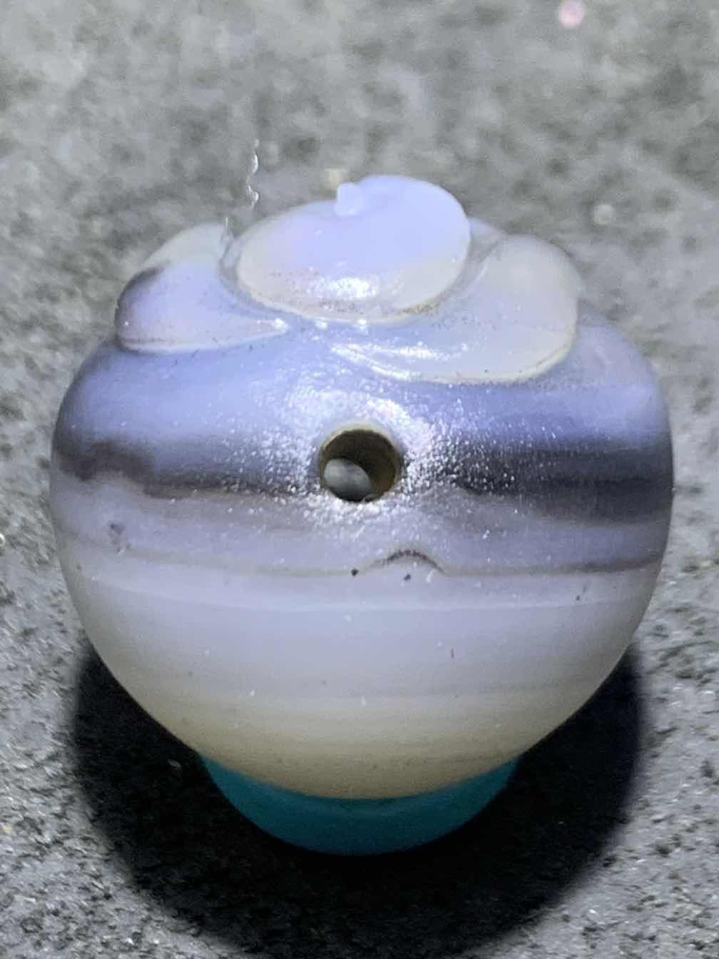 精美高玉化亚光海洋玉髓手工俏色巧雕花开见佛随形圆珠一个！