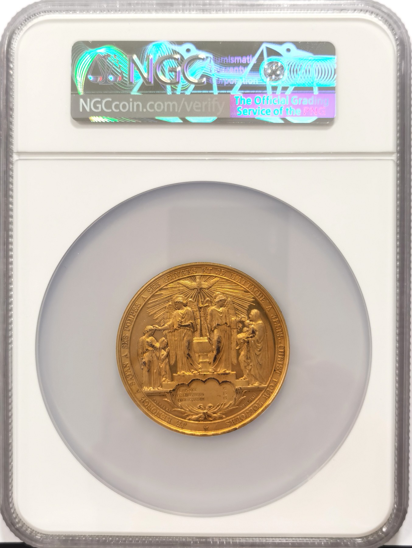 博洋堂世界钱币拍卖第056期（全场包邮） 法国1862年镀金铜章三圣礼纪念NGC MS63（雕刻家A. Borrel作品，51mm，比较少见的圣礼纪念章，未刻字。正面下方的留白处是用来镌刻本人姓名的；背面下方左侧写的是洗礼、初次圣礼和坚振礼这三个圣礼的名称，而右侧留白是用来镌刻本人接受这三次圣礼的具体年份。）