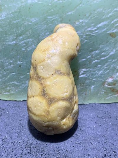 精美戈壁高玉化心脏形鱼籽纹筋脉石原石一颗， - 精美戈壁高玉化心脏形鱼籽纹筋脉石原石一颗，
