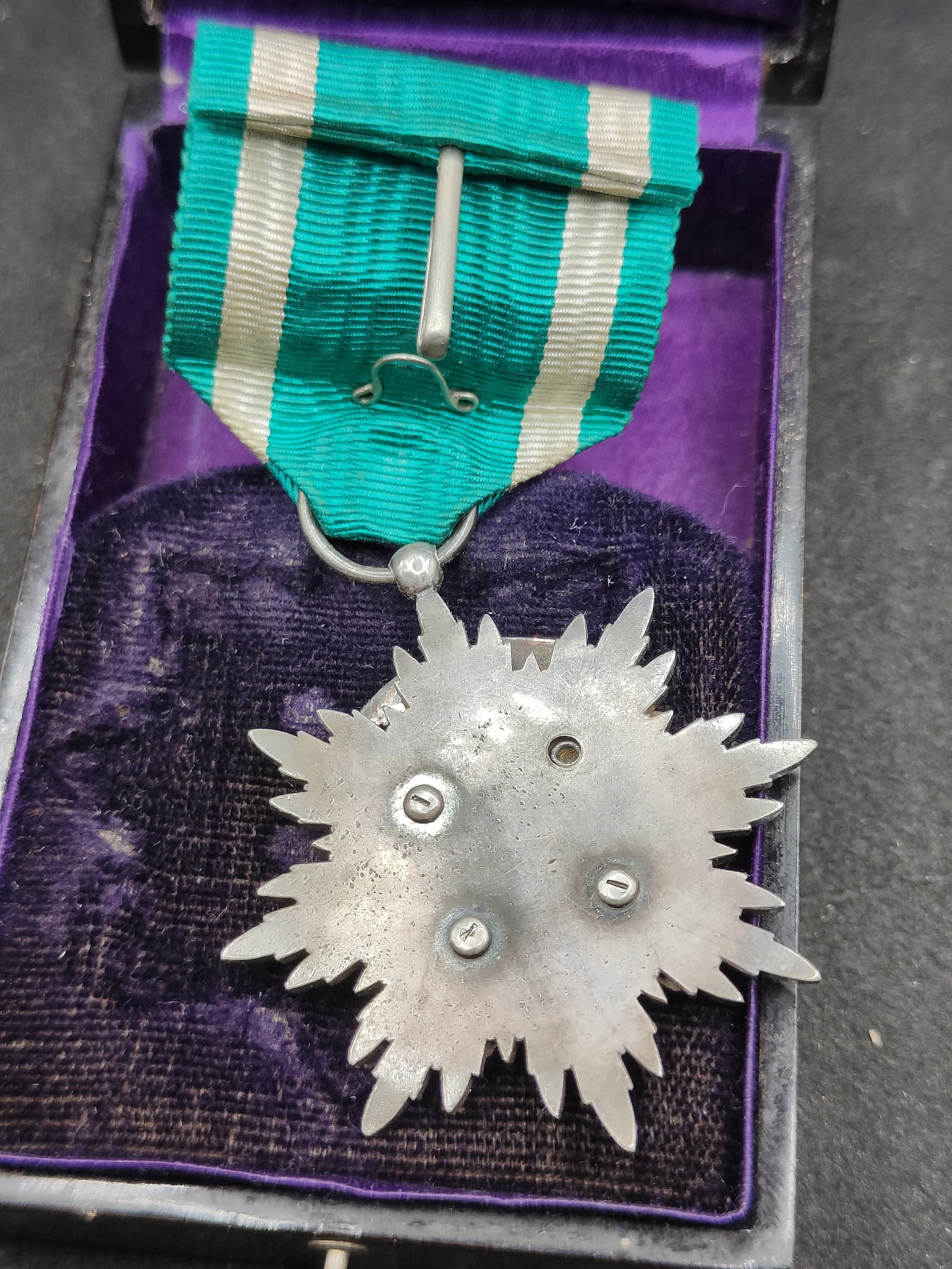 全场0元起拍 第117期 咸鱼国勋章拍卖专场 12月17日（周日）下午6：00开始 日本明治时期 五级金鵄章 银制带盒