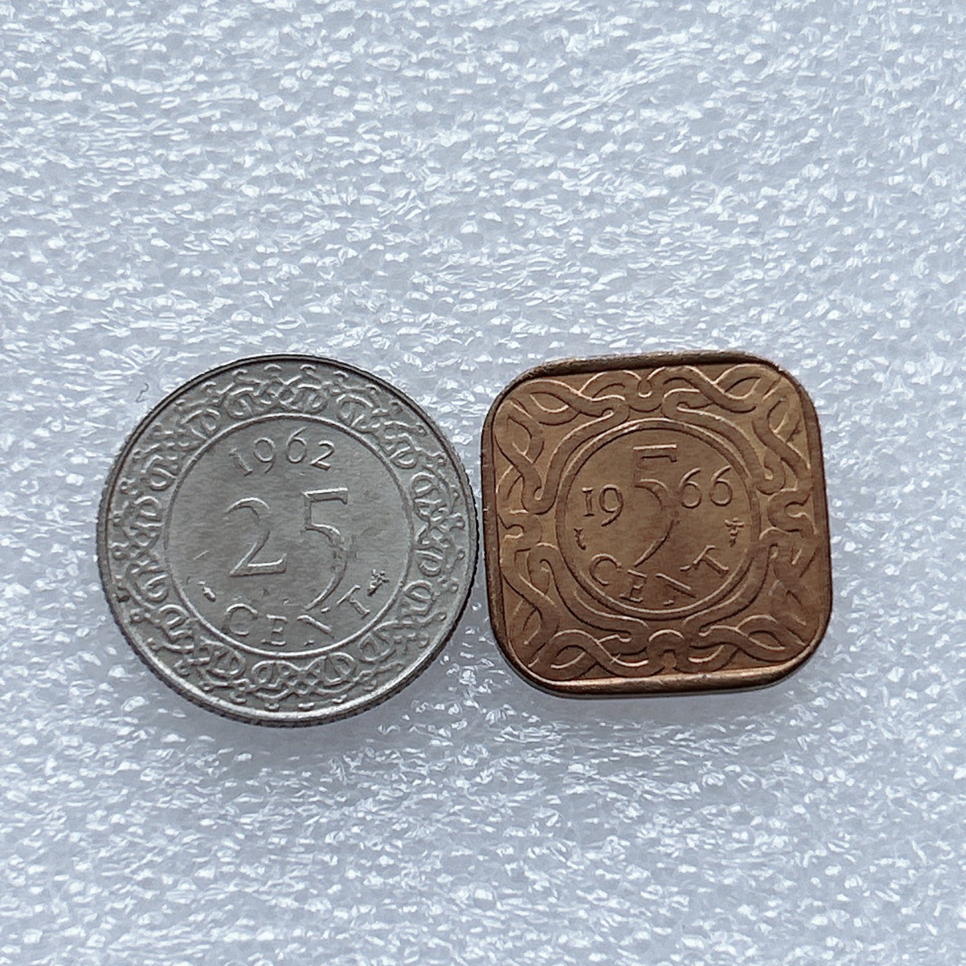 全场一元起拍 世界钱币散币、银币专场 第46期 苏里南60年代硬币2枚