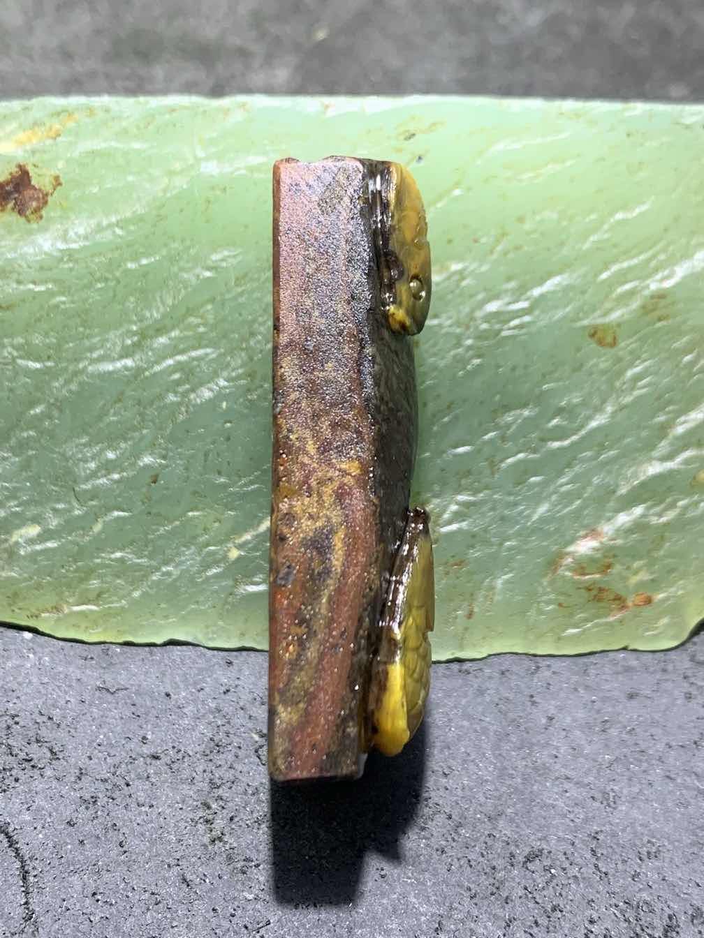 精美亚光原皮战国红玛瑙雕刻双鱼牌子一个(寓意，富贵有余）