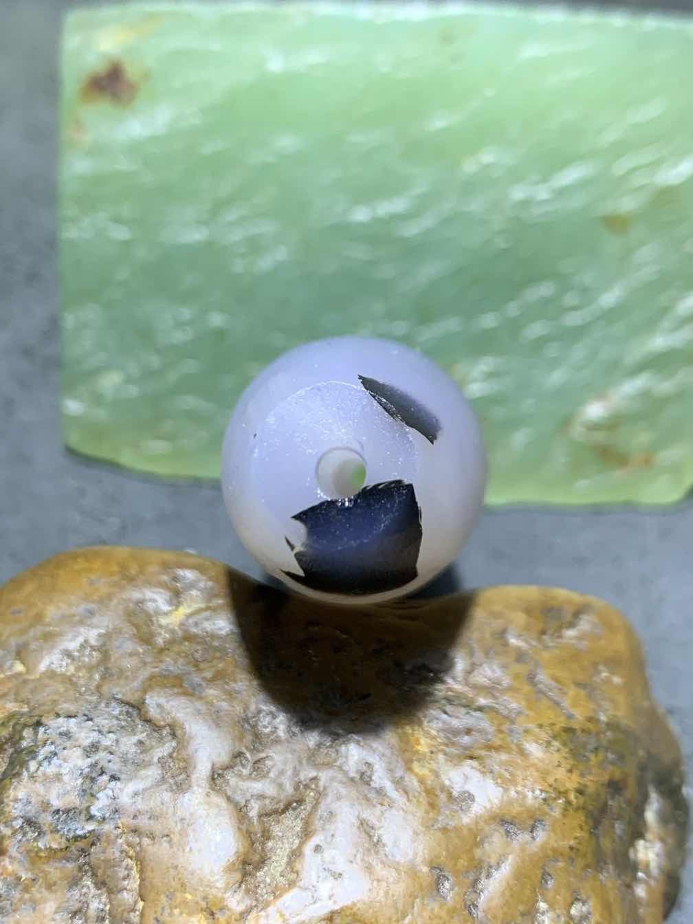 精美亚光高玉化巴西玛瑙手工俏色巧雕一心向佛大桶珠一个
