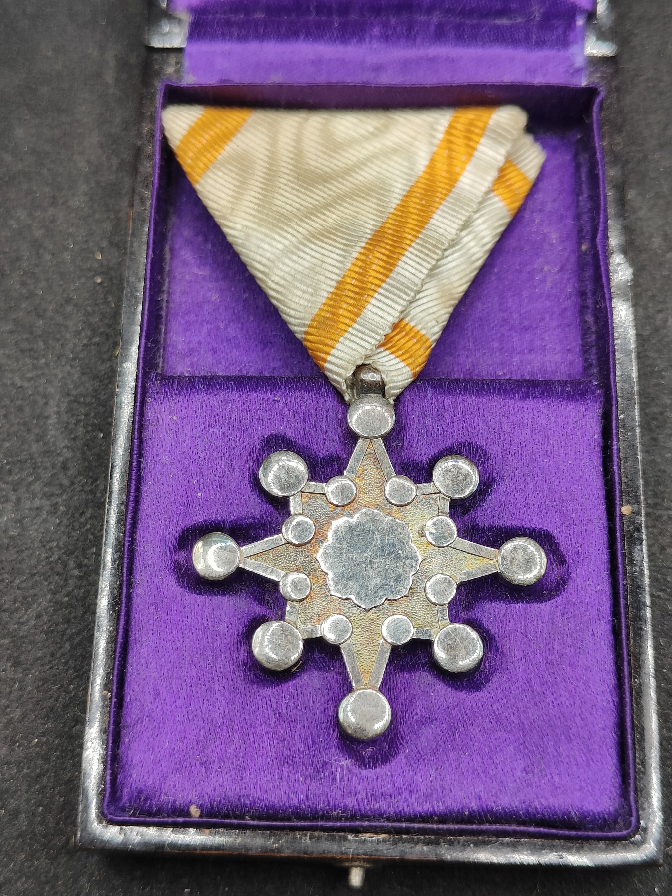 全场0元起拍 第117期 咸鱼国勋章拍卖专场 12月17日（周日）下午6：00开始 日本明治时期八等瑞宝章 银制带盒