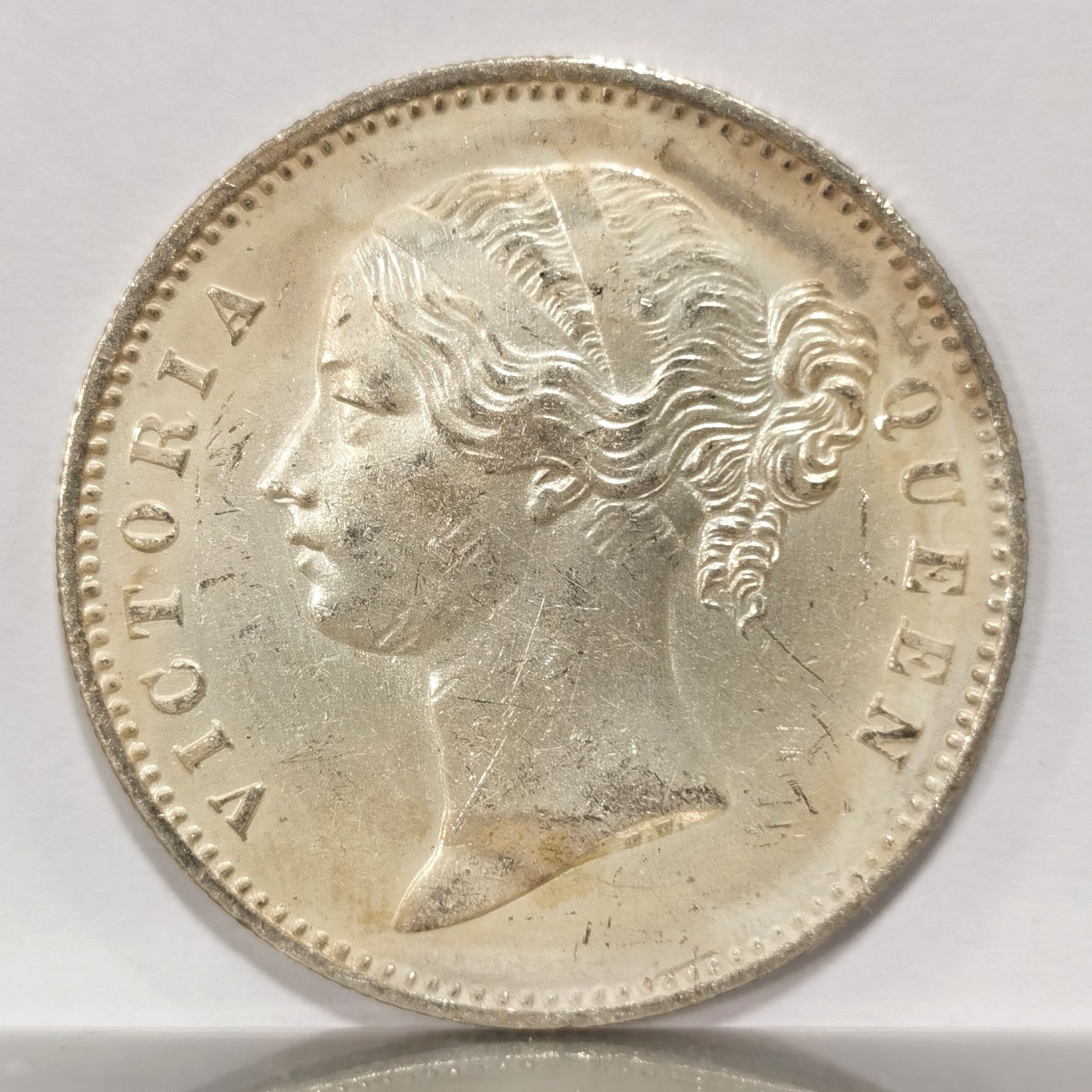 博洋堂世界钱币拍卖第056期（全场包邮） 英属东印度公司1840年B&C版维多利亚1卢比银币，双辫版