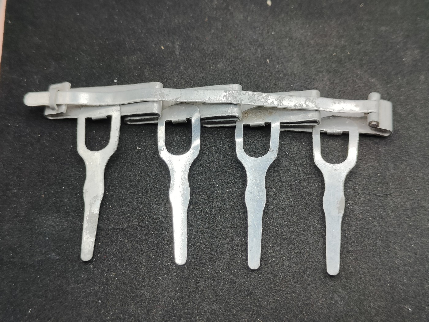 全场0元起拍 第117期 咸鱼国勋章拍卖专场 12月17日（周日）下午6：00开始 日本勋章四连挂