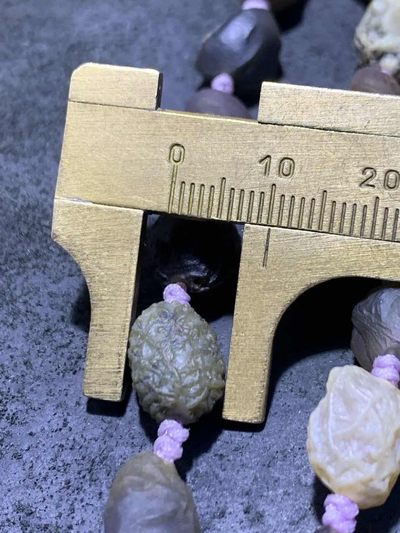 精美阿拉善青花飘紫罗兰筋脉石玛瑙项链一条， 精美阿拉善青花飘紫罗兰筋脉石玛瑙项链一条，