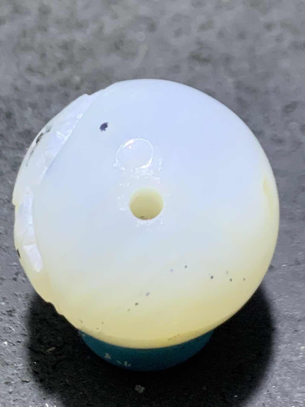 精美高玉化亚光海洋玉髓手工俏色巧雕双鱼2.0随形圆珠一个！