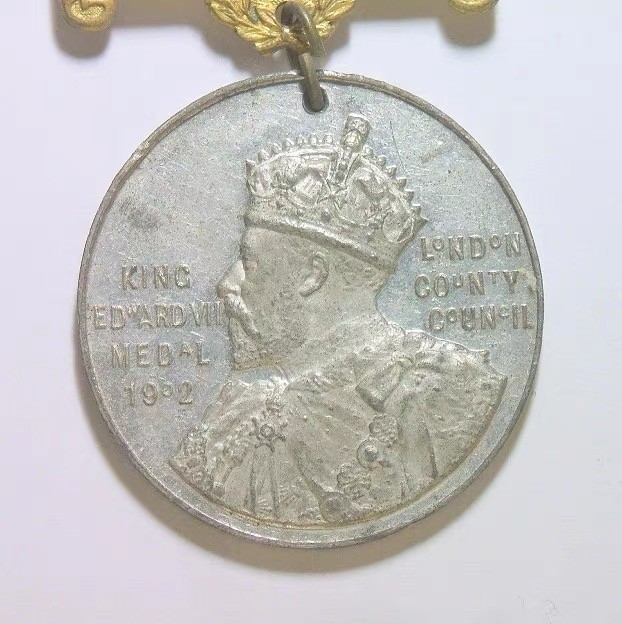 英国1905年 爱德华七世高浮雕精制大合金章 带铭牌 40MM
