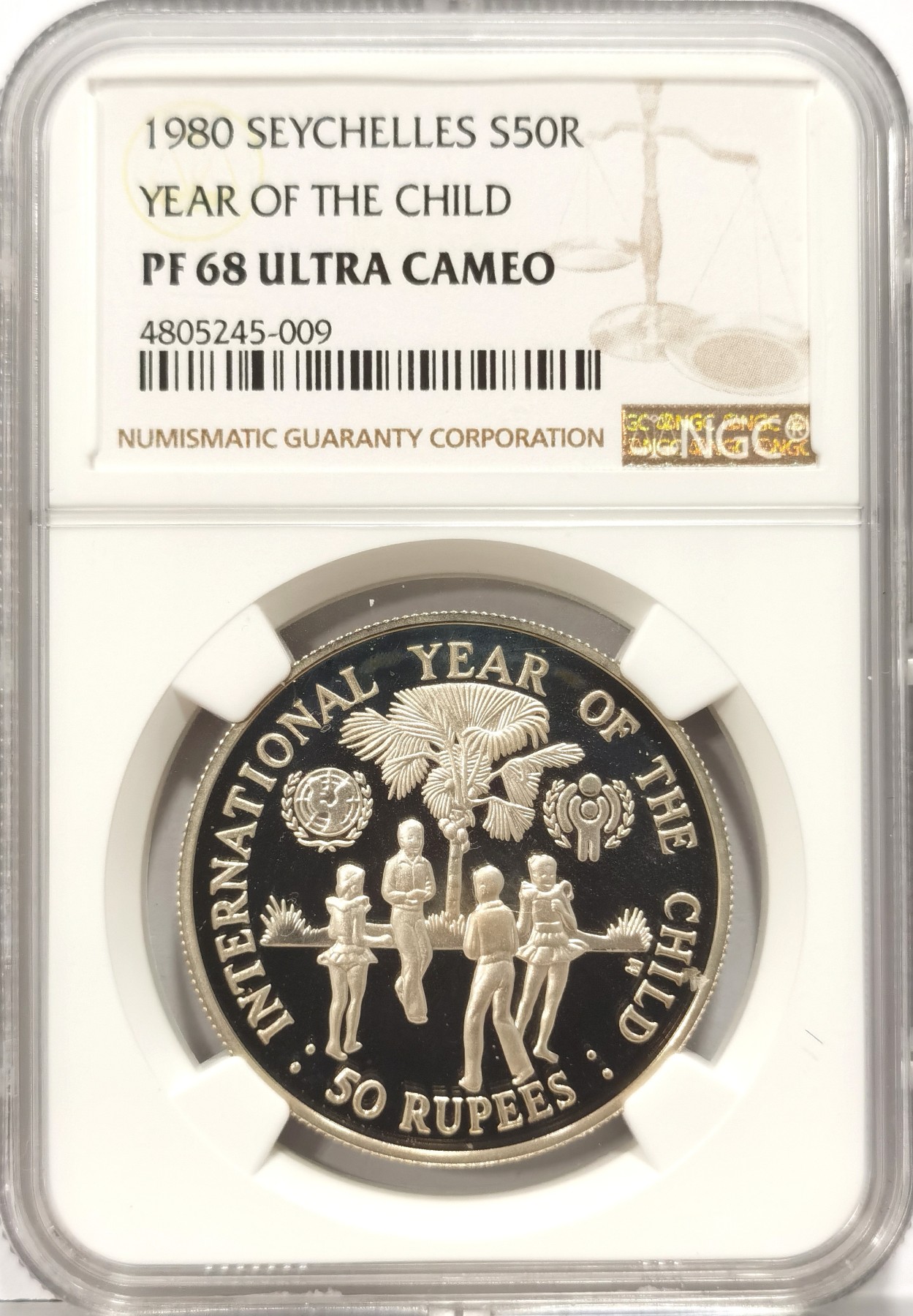 博洋堂世界钱币拍卖第056期（全场包邮） 1980年塞舌尔国际儿童年50卢比精制银币NGC-PF68，直径34mm，重19.44g，925银，发行量10000枚。PROOF镜面状态精制币，状态一流，获得更高评级数量35枚