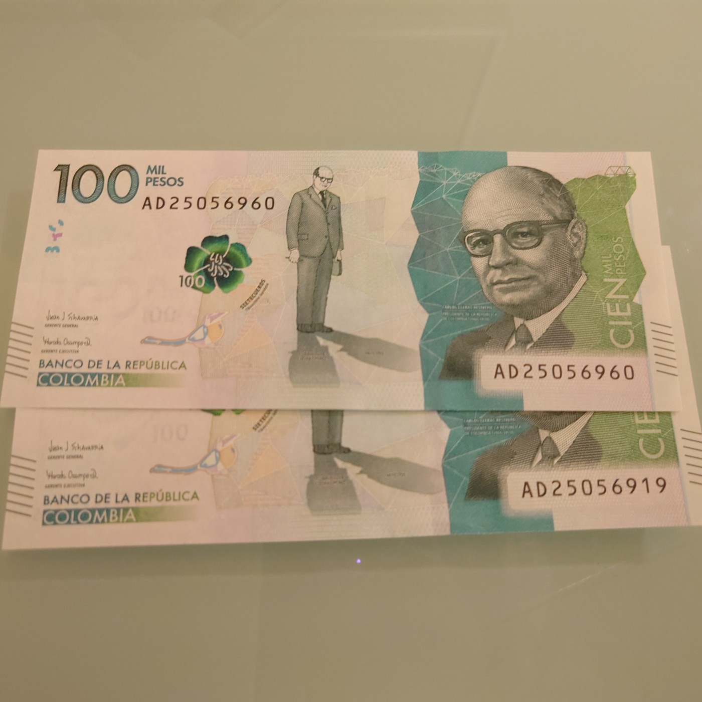 【世界钱币】精选微拍第89期暨2023年第三十六期 最新币展品种(群里卖剩挑剩的)专场 哥伦比亚10000比索 全新绝品无47尾号960(单张价)