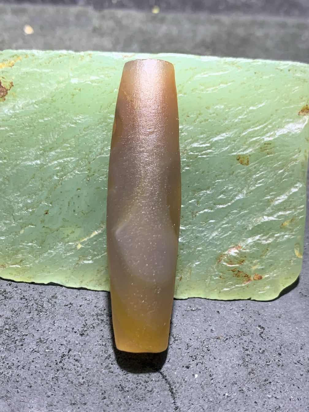 精美亚光高玉化冰飘巴西玛瑙手工俏色巧雕招财龙鱼大桶珠一个！