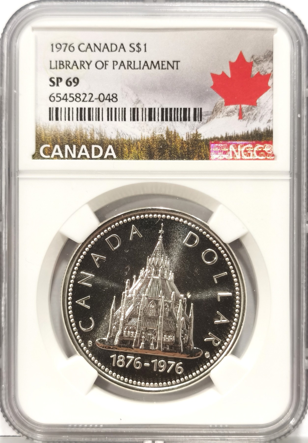 博洋堂世界钱币拍卖第056期（全场包邮） 加拿大1976年国会图书馆1元纪念银币NGC-SP69，直径36mm，重23.32克。 类似镜面状态，币面清爽干净又漂亮，打制精美，银光闪闪，状态一流，顶级高分，更高评级数量才区区2枚