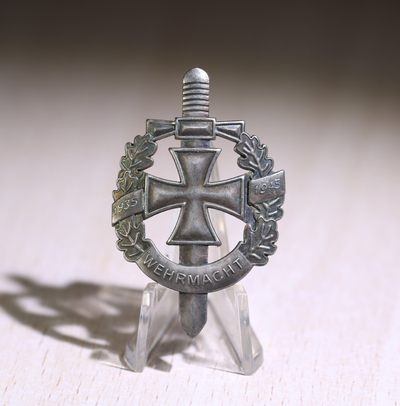 大猫徽章拍卖 第238期 - 德国国防军二战纪念徽章