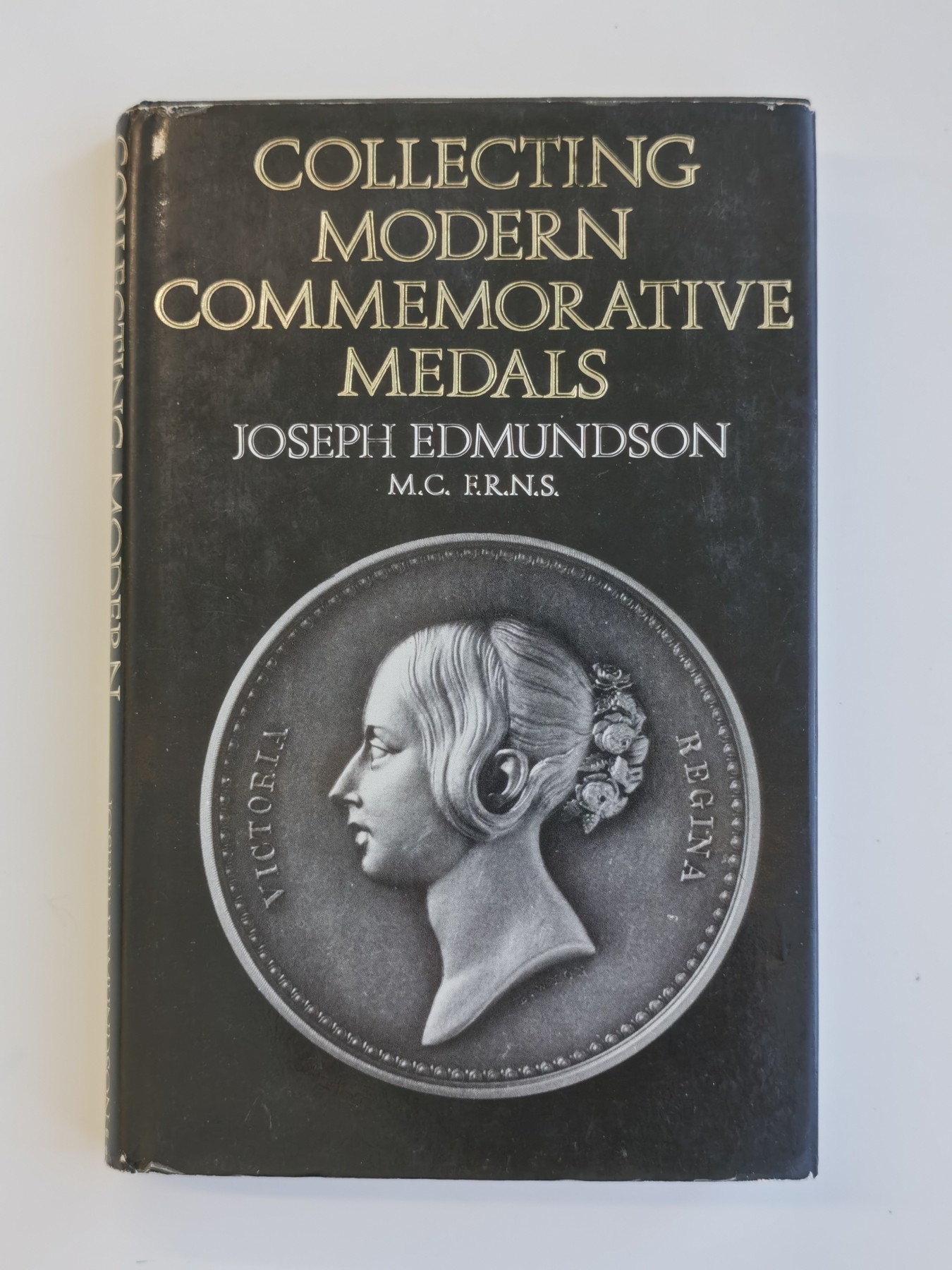 博洋堂世界钱币拍卖第056期（全场包邮） 新，英国纪念章收藏指南，英系章收藏工具书