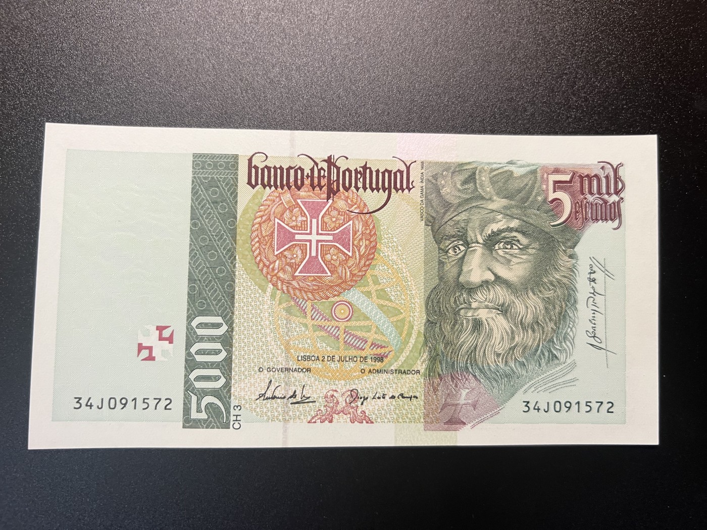 🌗乐淘淘世界纸币拍卖 第34期🌓 【34J091572】葡萄牙1998年纸币 5000埃斯库多 乱蛇号 轻微荧光 UNC