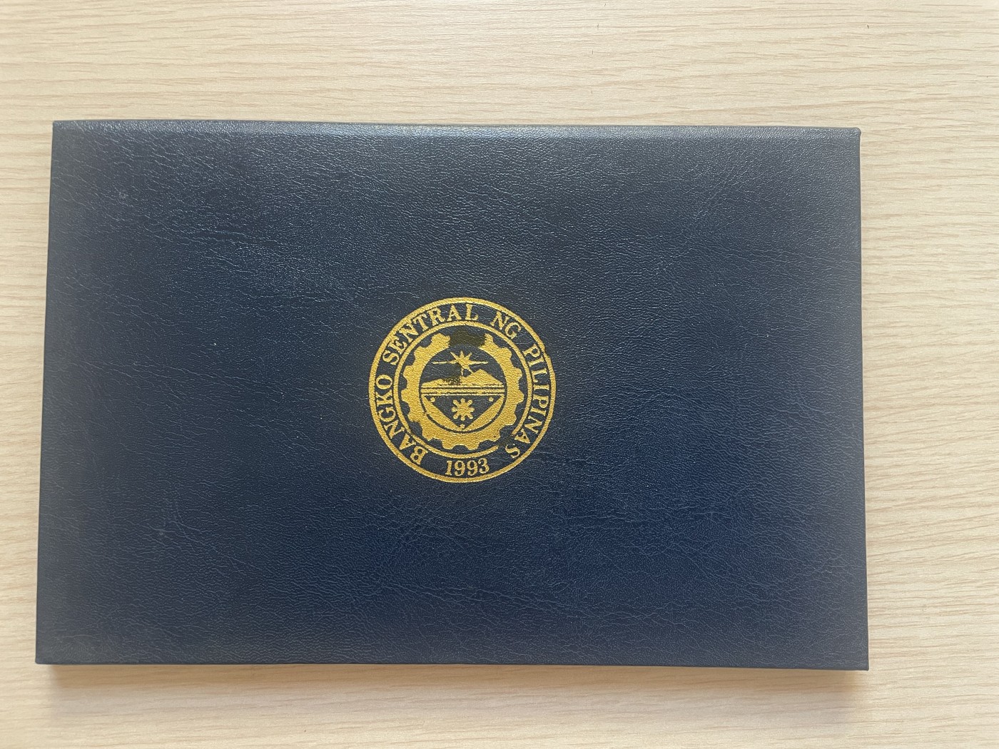 🌗乐淘淘世界纸币拍卖 第34期🌓 【JE014303】菲律宾1998年纸币 2000比索 纪念钞 大票幅 原装册