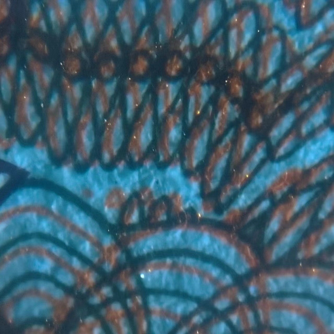 一线荧光币第349期拍场 爱藏评级8001DQ红麒麟金满堂，双金牡丹、金砂红，难寻好货，实物非常漂亮，DQ86559366，全程无四七，评级币单张，数量有限，喜欢的朋友一定不要错过！在紫光等下一张币的颜色立马变成了金黄色，而票面左边又好像是暗红色，好似火麒麟，故而称为金满堂火麒麟 。