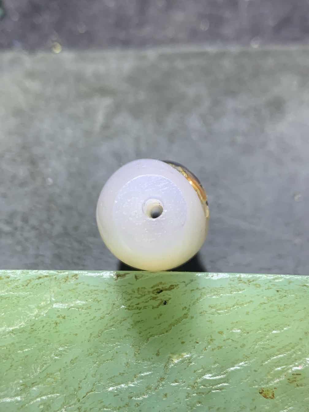精美亚光高玉化巴西玛瑙手工俏色巧雕如意毛毛虫大桶珠一个
