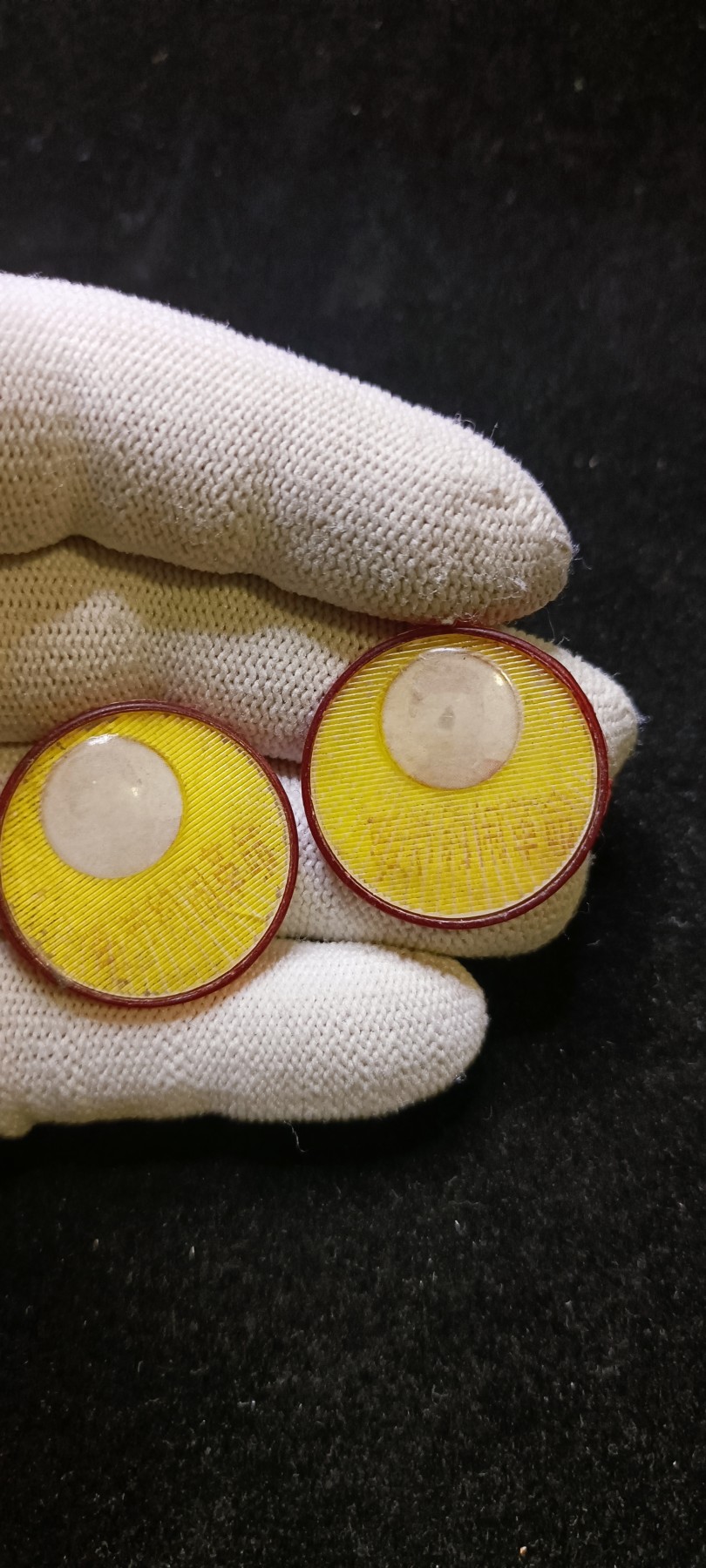 红色收藏🇨🇳毛主席像章红宝书0起专场🔥保真包老放心拍！ 2个变身毛主席像章