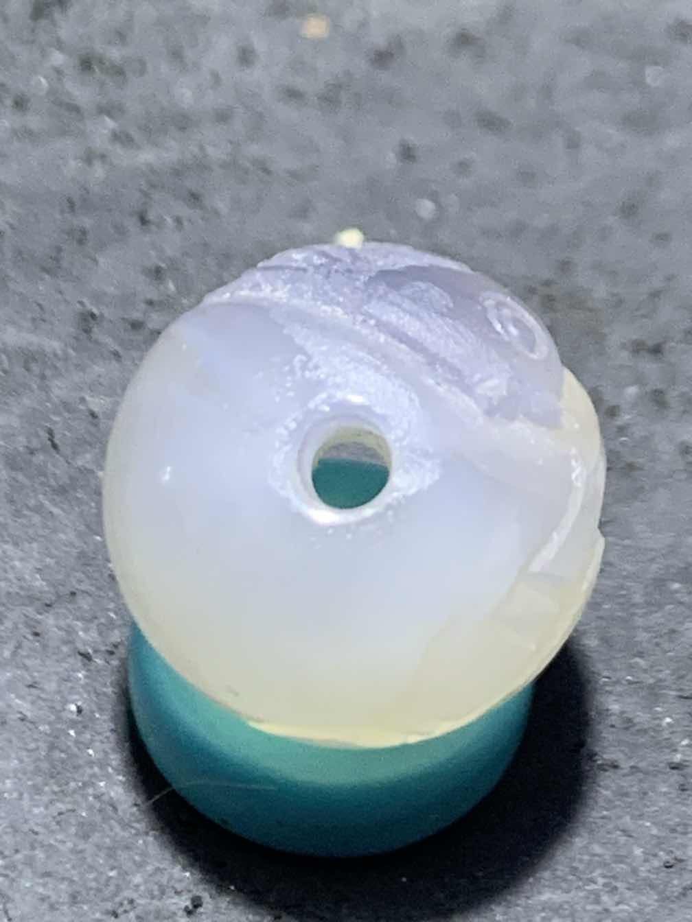 精美高玉化亚光海洋玉髓手工俏色巧雕鱼跃龙门圆珠一个！