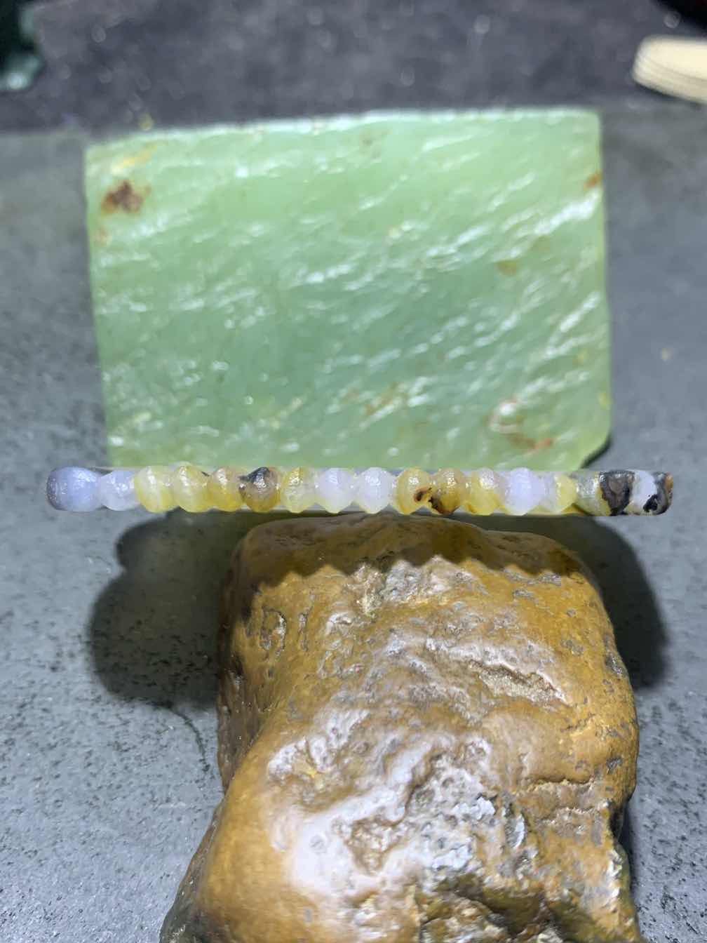 精美亚光高玉化巴西玛瑙手工雕刻凤凰梳形牌子一个，
