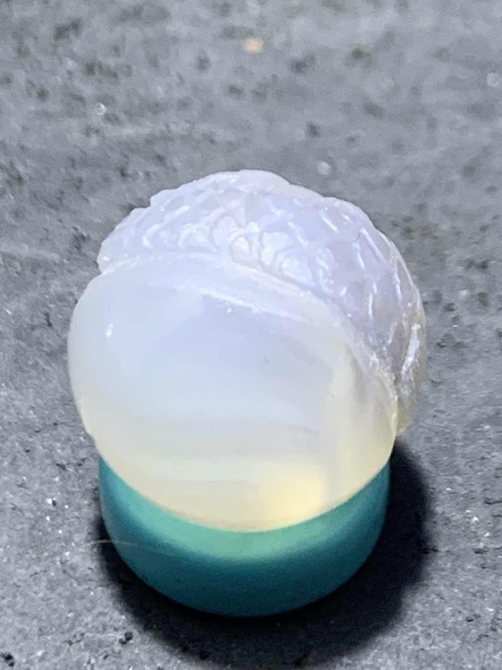 精美高玉化亚光海洋玉髓手工俏色巧雕鱼跃龙门圆珠一个！