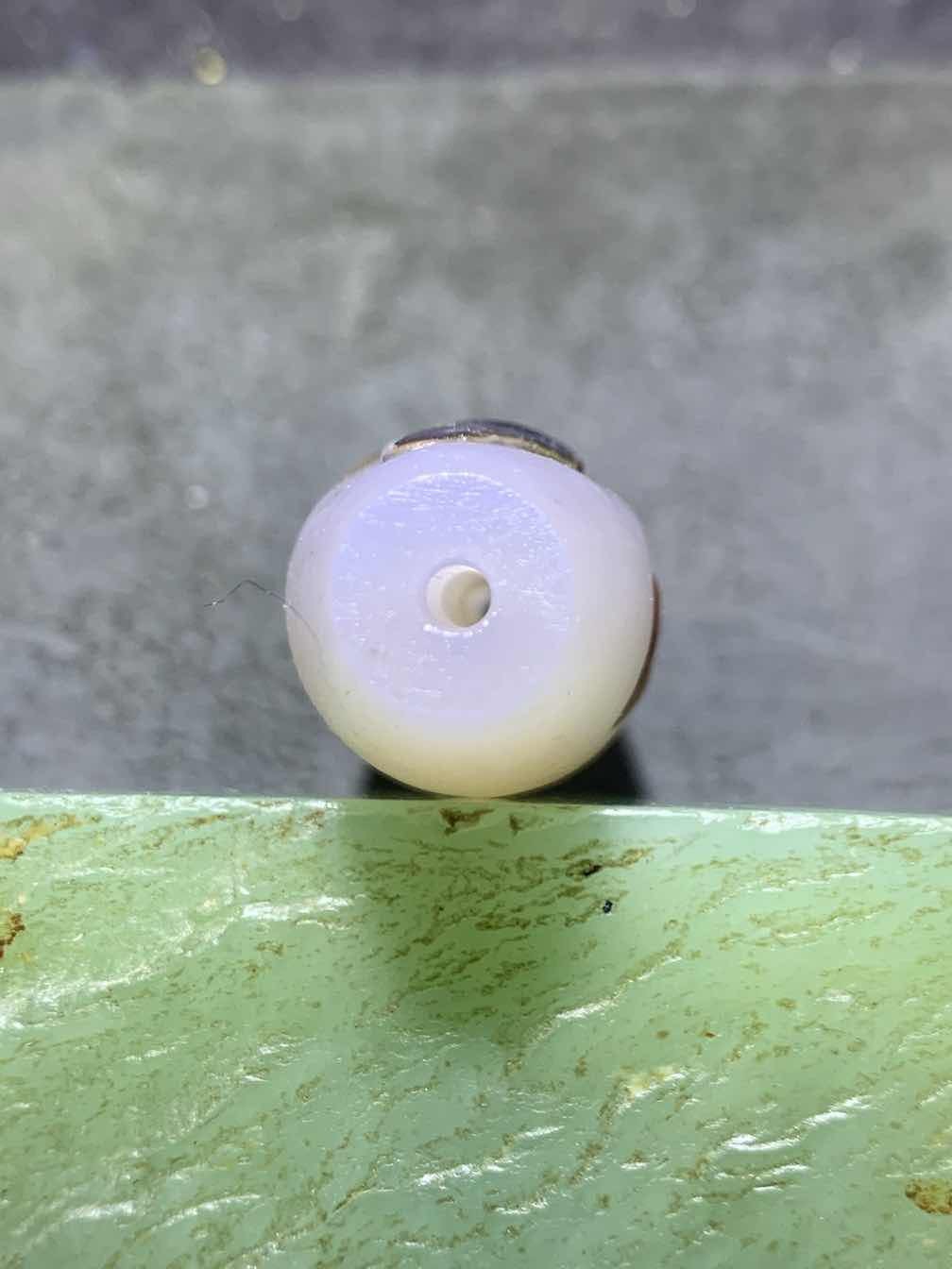 精美亚光高玉化巴西玛瑙手工俏色巧雕如意毛毛虫大桶珠一个