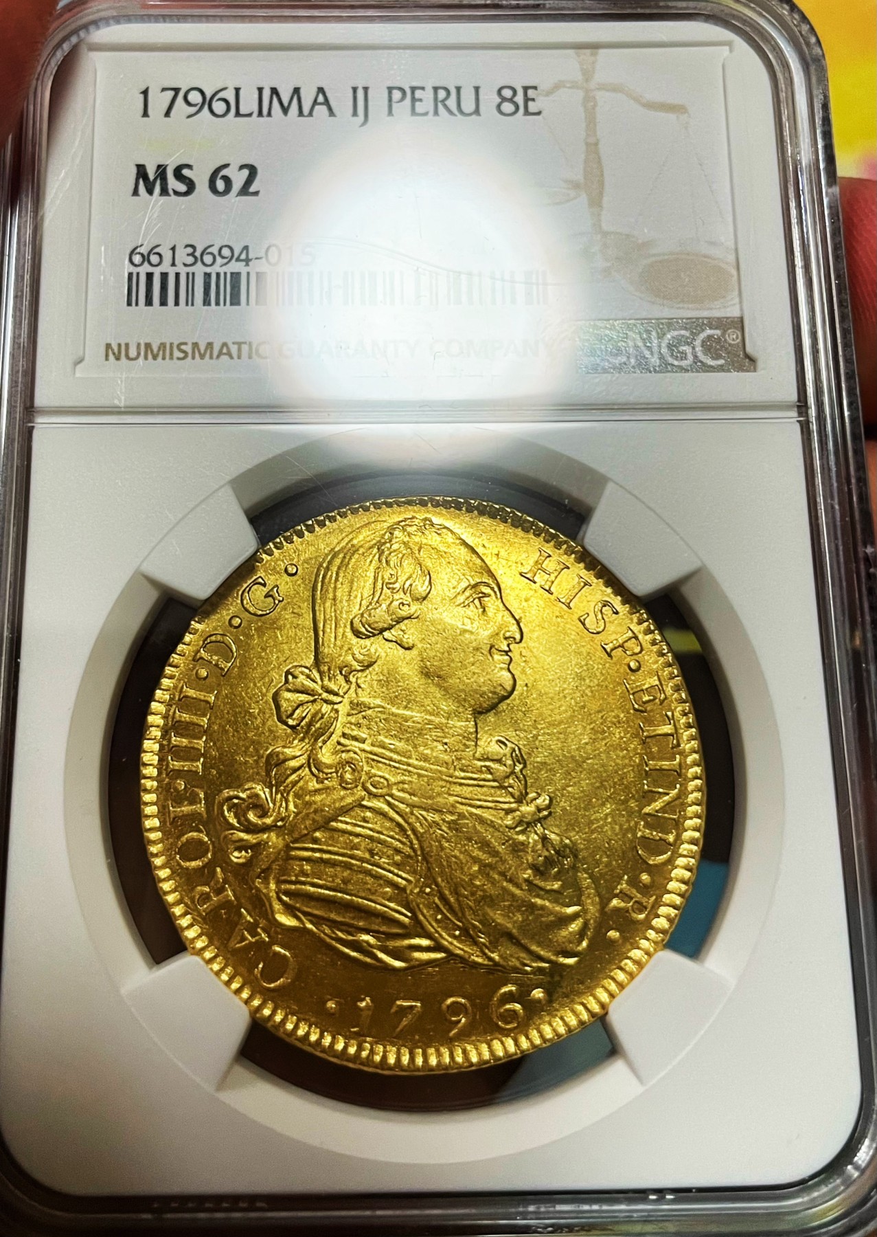【Blue Auction】✨世界纸币精拍第406期【精】 【仅1枚更高分 起飞大涨品种】西属秘鲁  LIMA版 1796年8埃斯库多 卡洛斯四世 27克大金币 NGC MS62高分（上了MS该品种就是分水岭 收藏级 秘鲁要少于哥伦比亚、智利等常见国别）实物转光非常强烈 底板如缎面般柔和 整体状态远比图片视频好 中拍者必当爱不释手