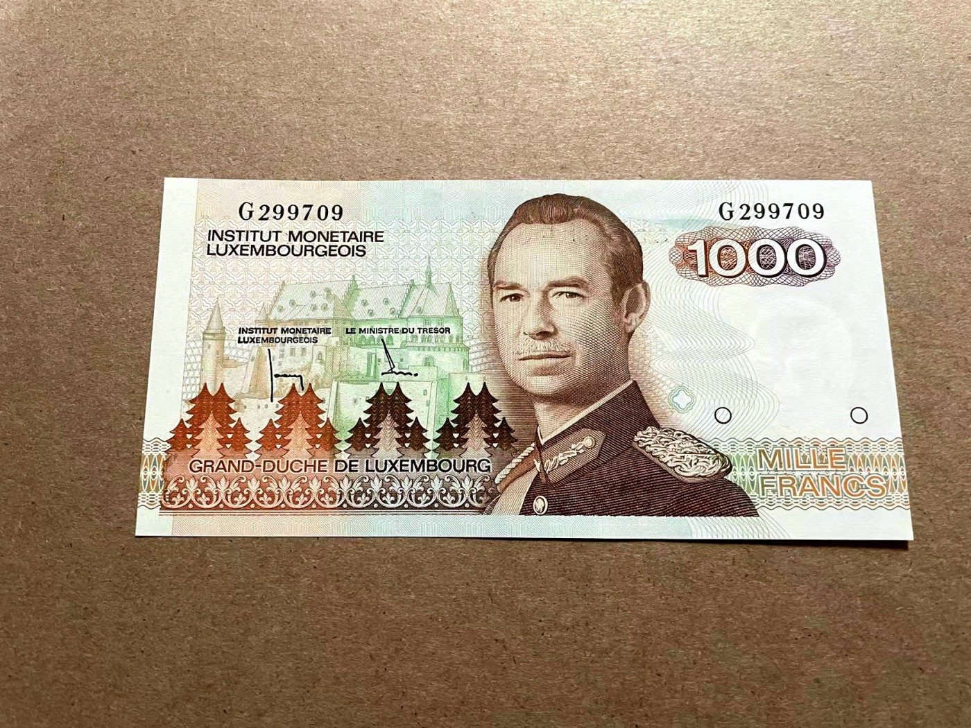 【Blue Auction】✨世界纸币精拍第406期【精】 卢森堡 1985年1000法郎 全新UNC