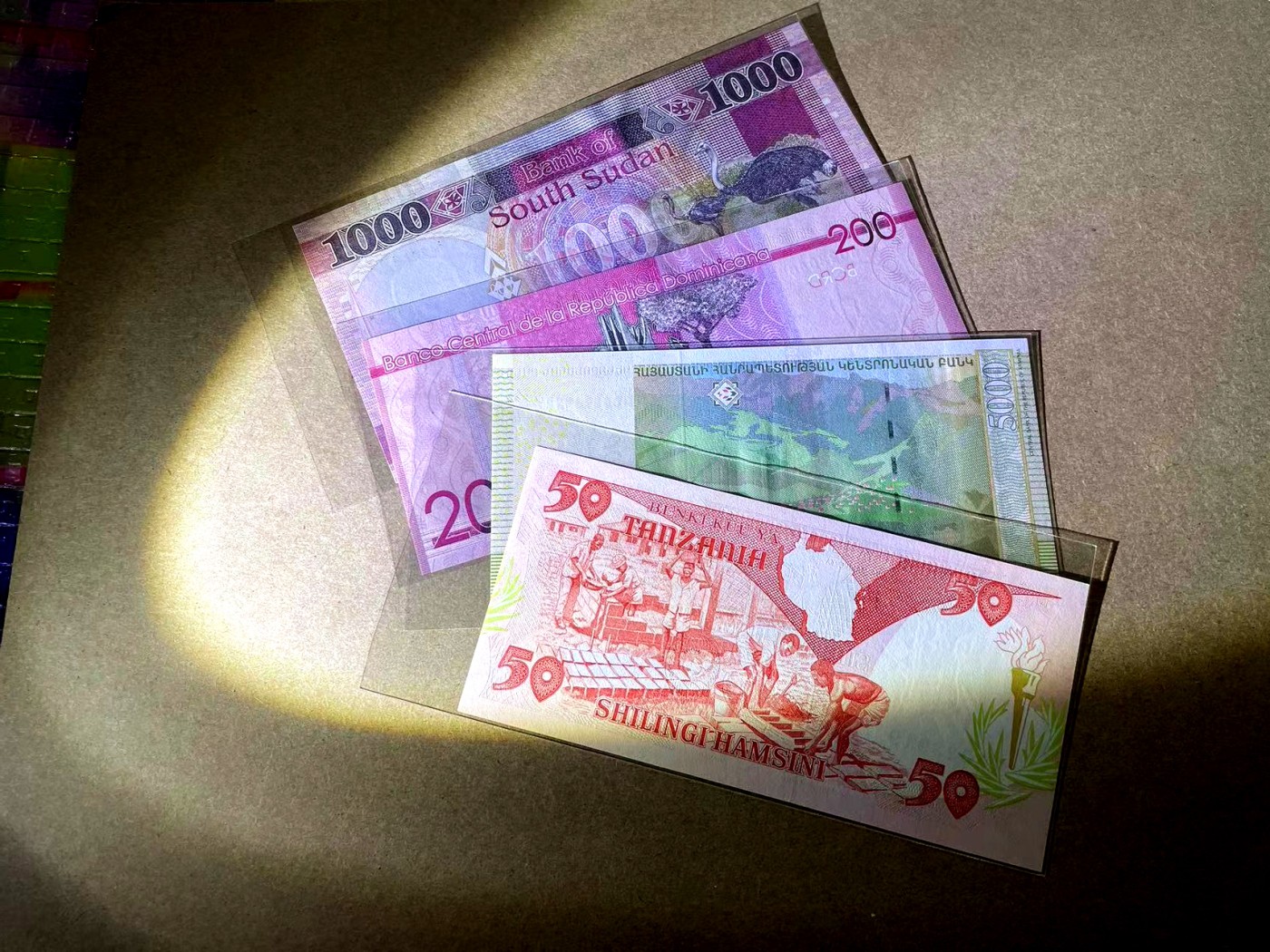 【Blue Auction】✨世界纸币精拍第406期【精】 【一组4张 众多无47】多国纸币一组 全新UNC