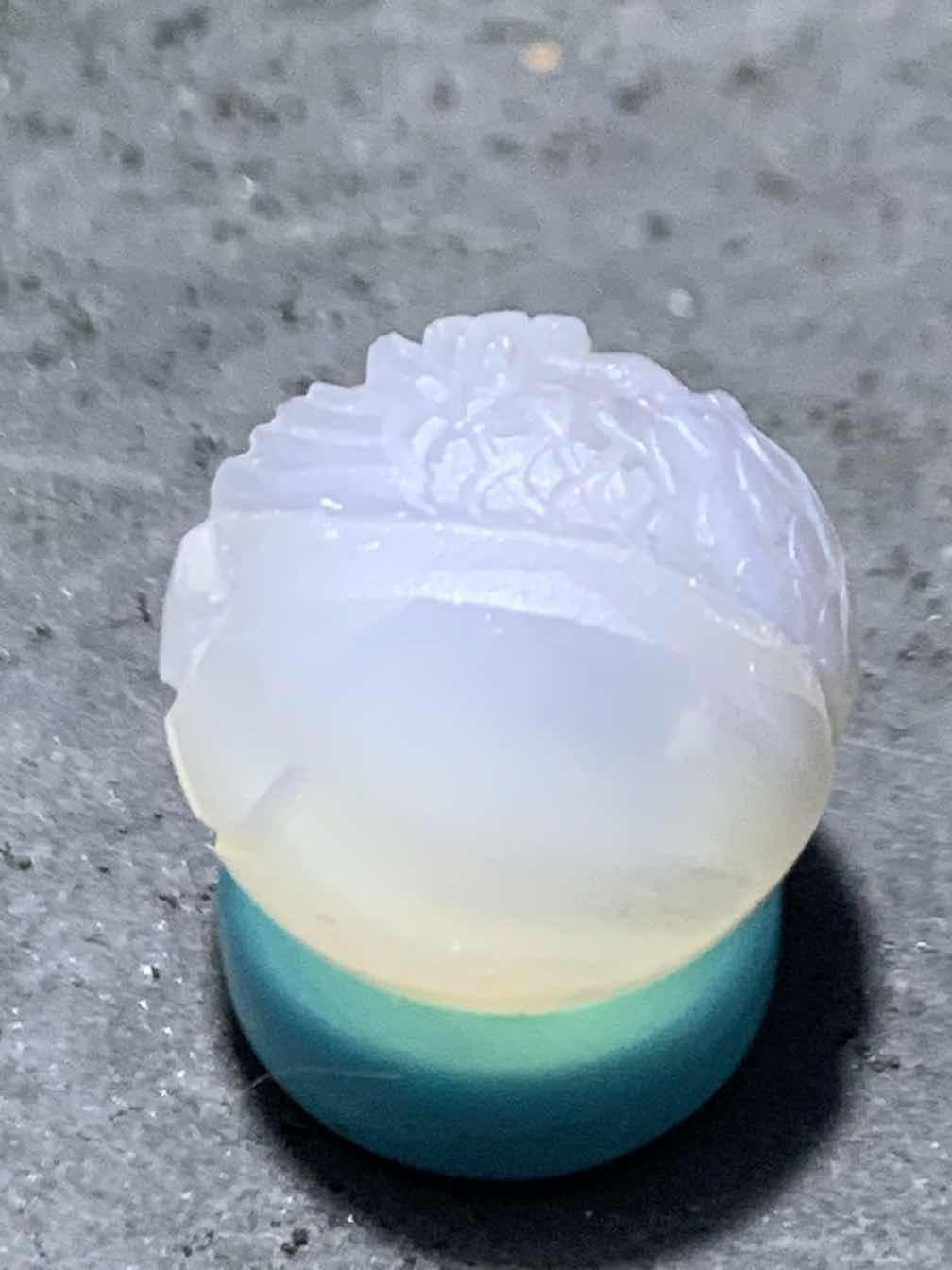 精美高玉化亚光海洋玉髓手工俏色巧雕鱼跃龙门圆珠一个！