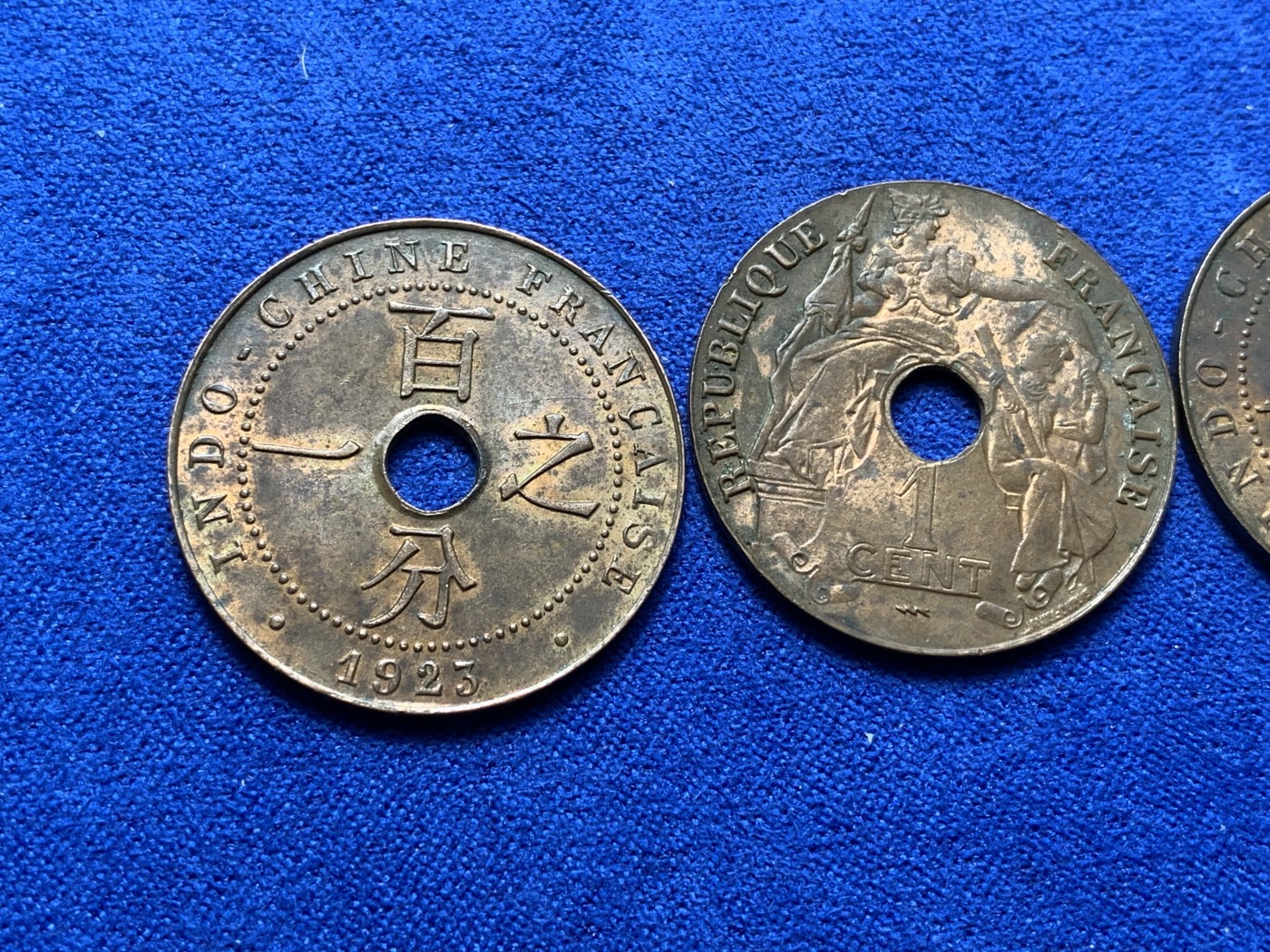 《竞宝斋》第224场-周日，周一，周二 3场 (全场包邮) 3枚一组 法属印支1923年百分之一铜币