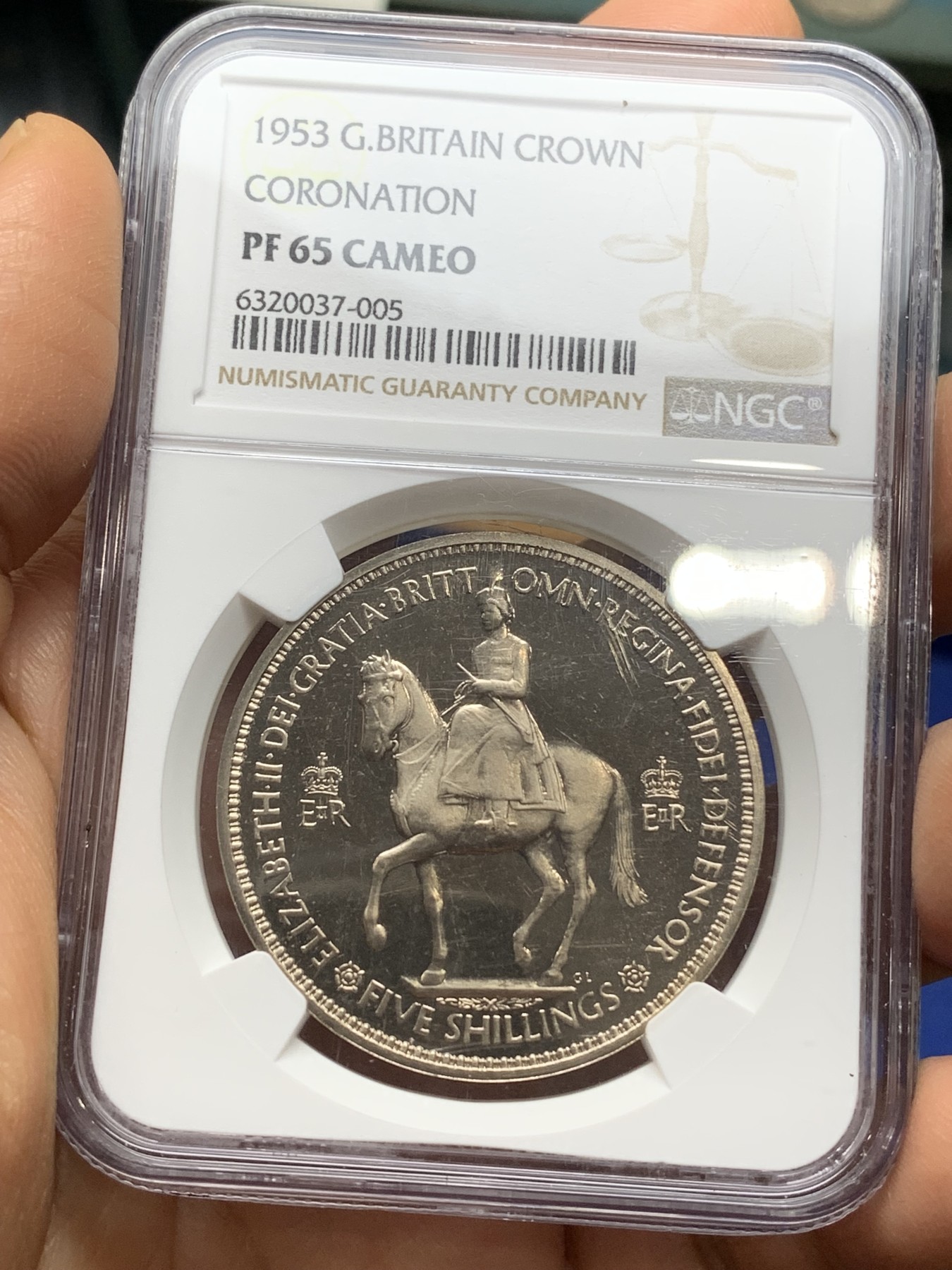 《竞宝斋》第224场-周日，周一，周二 3场 (全场包邮) NGC PF65CAMEO 英国1953年伊丽莎白二世女王加冕登基纪念克朗 精制版