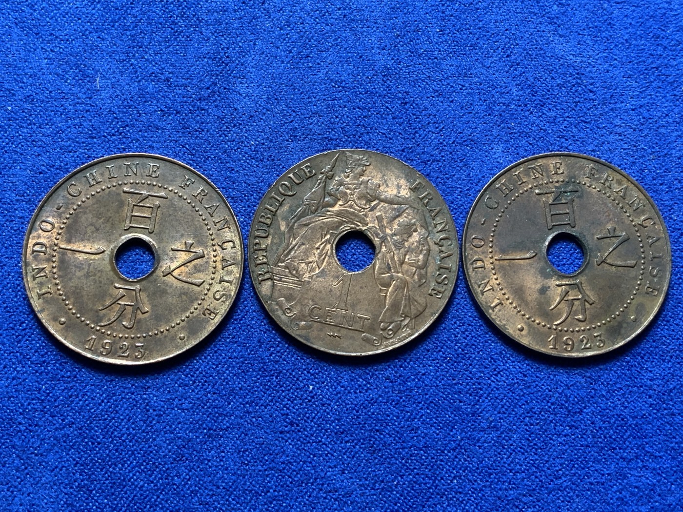 《竞宝斋》第224场-周日，周一，周二 3场 (全场包邮) 3枚一组 法属印支1923年百分之一铜币