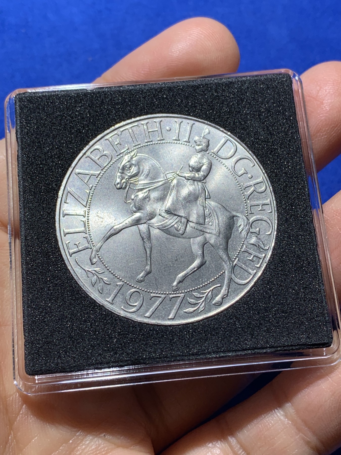 《竞宝斋》第224场-周日，周一，周二 3场 (全场包邮) 英国1977年伊丽莎白女王即位25周年（银禧年）纪念5先令镍币 38.61mm