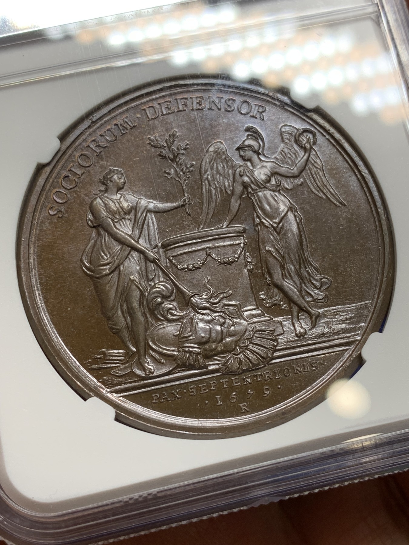 《竞宝斋》第224场-周日，周一，周二 3场 (全场包邮) 唯一冠军分 NGC MS64 法国1679年太阳王路易十四圣彼得堡和平德国纪念铜章