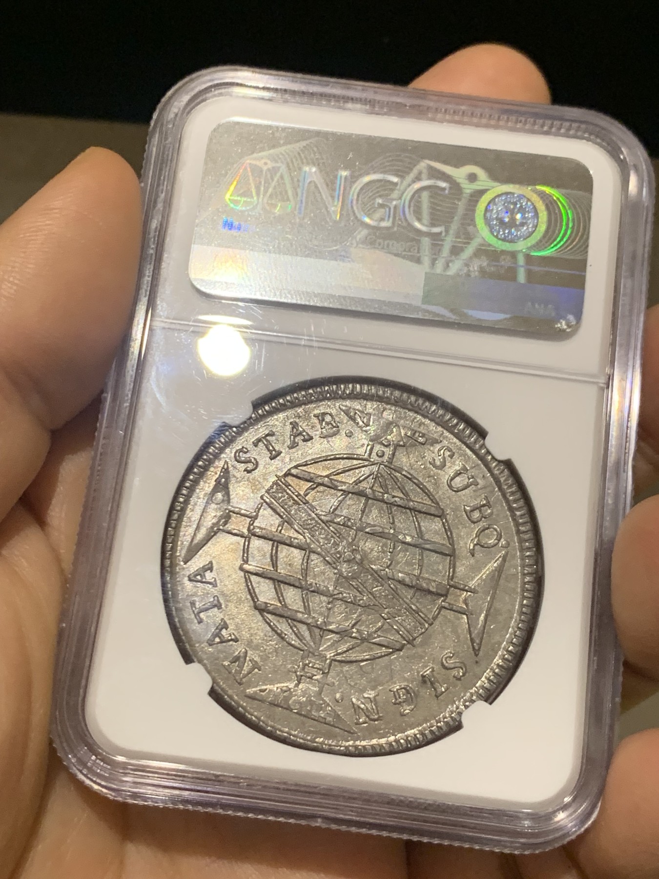 《竞宝斋》第224场-周日，周一，周二 3场 (全场包邮) NGC MS62 巴西1814年地球960瑞斯大银币 原味深彩包浆 整体深打 很不错