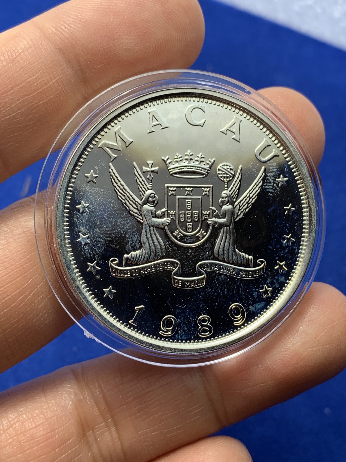 《竞宝斋》第224场-周日，周一，周二 3场 (全场包邮) 澳门1989年 妈祖阁 100元 精制大银币