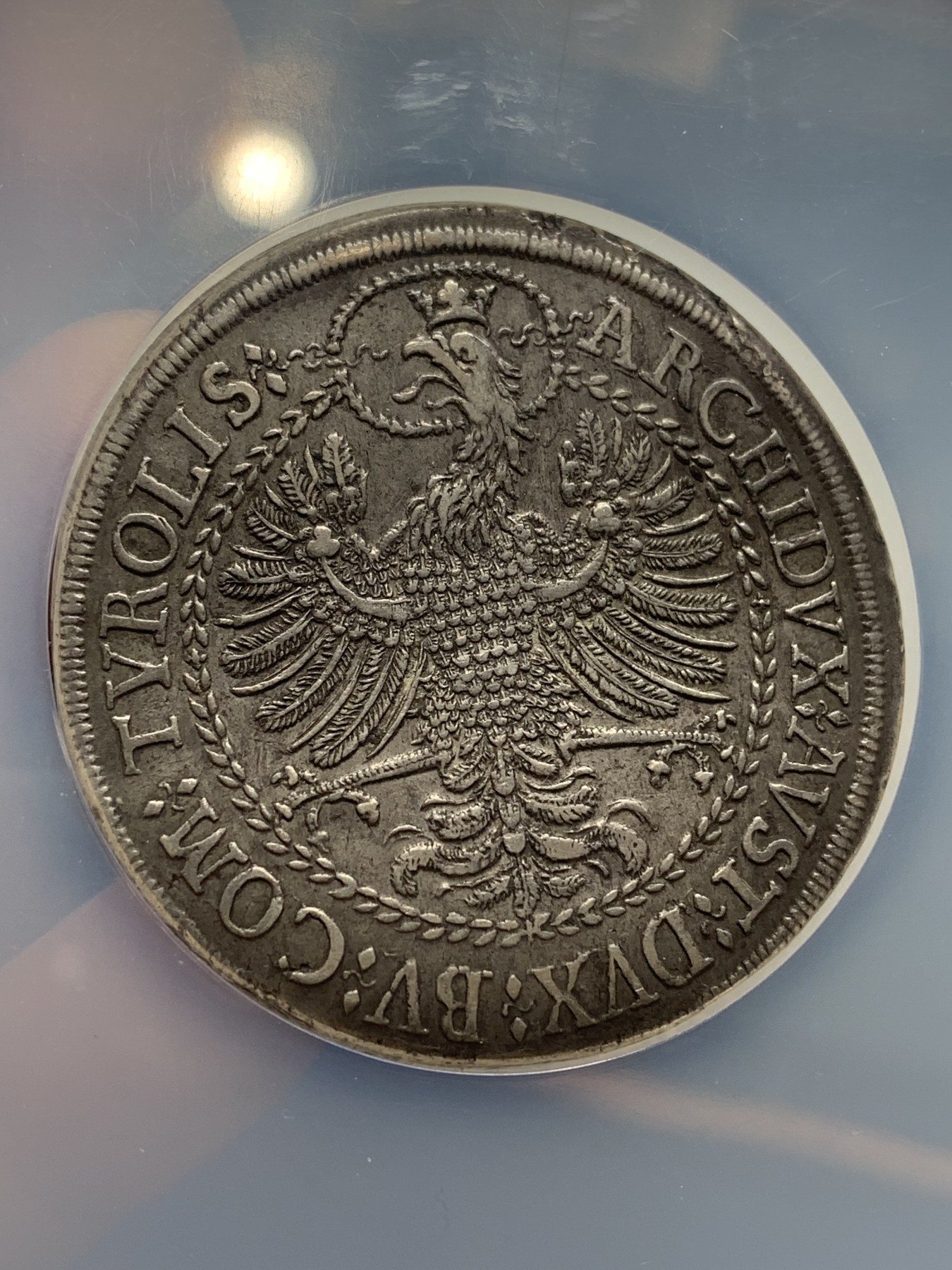 《竞宝斋》第224场-周日，周一，周二 3场 (全场包邮) NGC AU53 神圣罗马帝国 1686-96年 利奥波德一世 大波浪 2泰勒 57克的超大银币  原味好细节